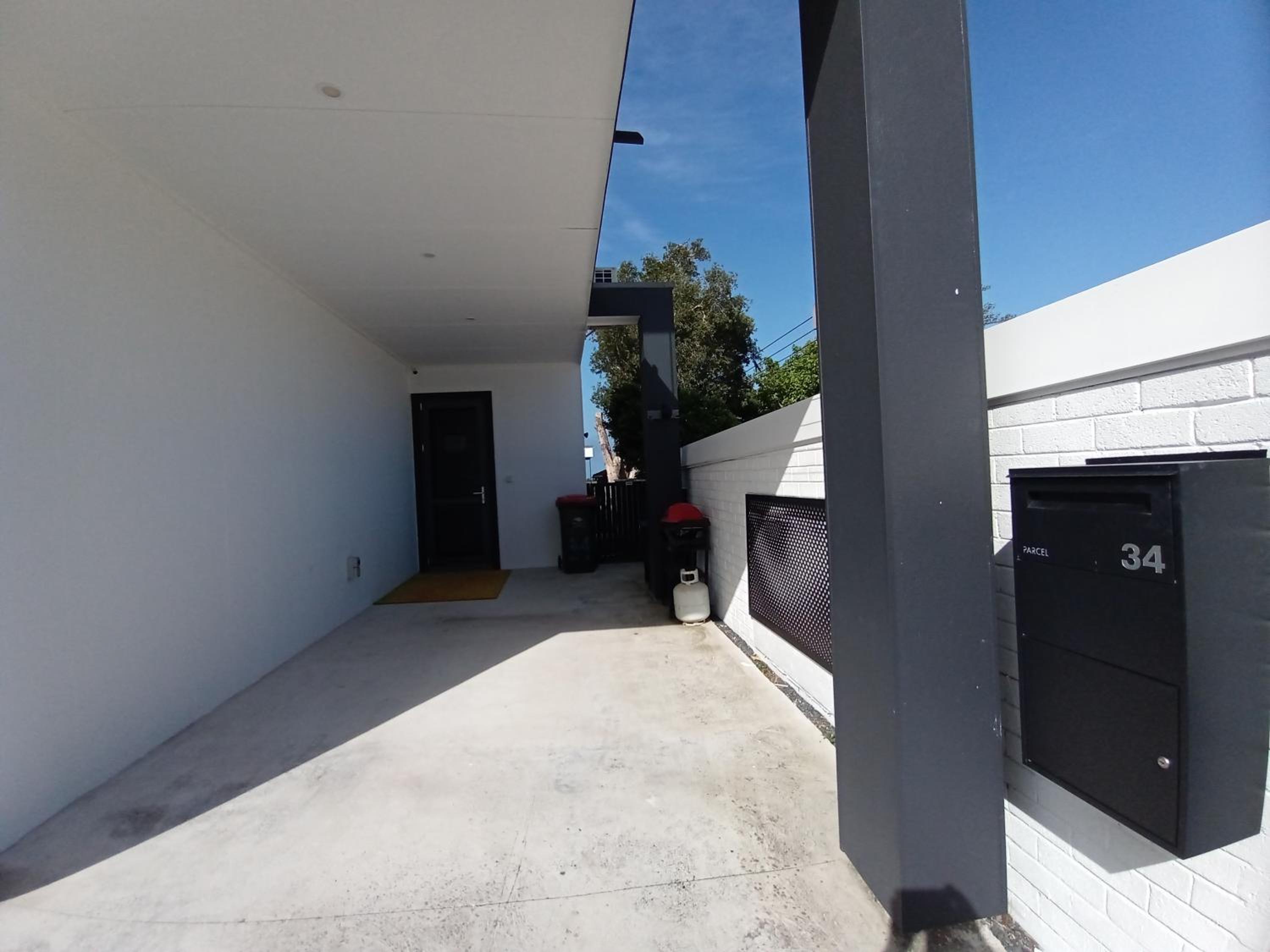 Brand NEW VIP Luxury 5/5 Star Beachside Escape
