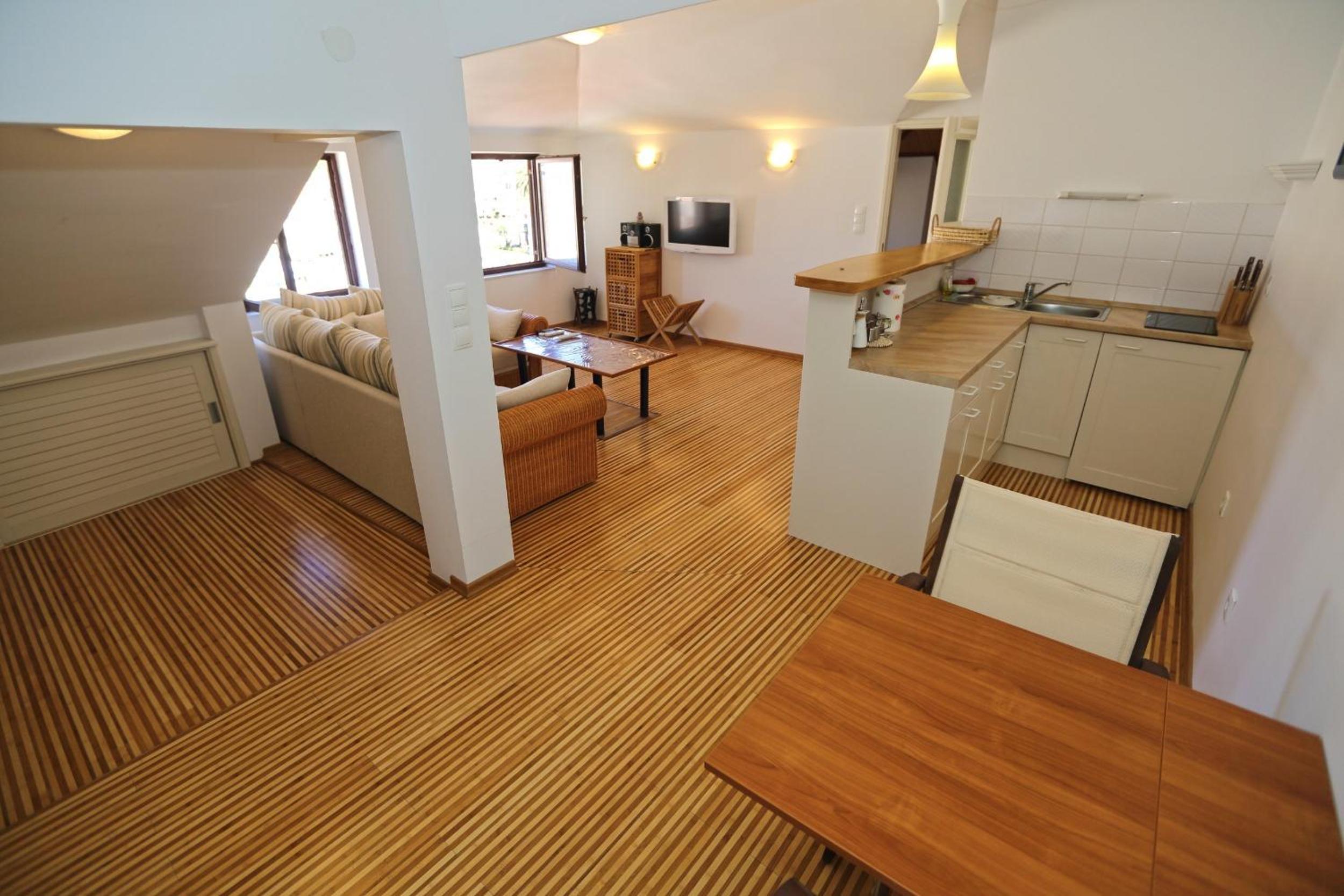 Apartment Plaza