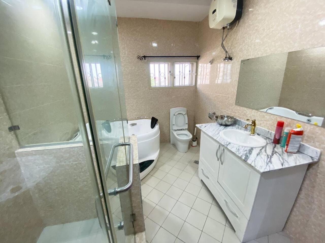 5 Bed Penthouse Sleeps 10 - All Ensuite - Garden view 2