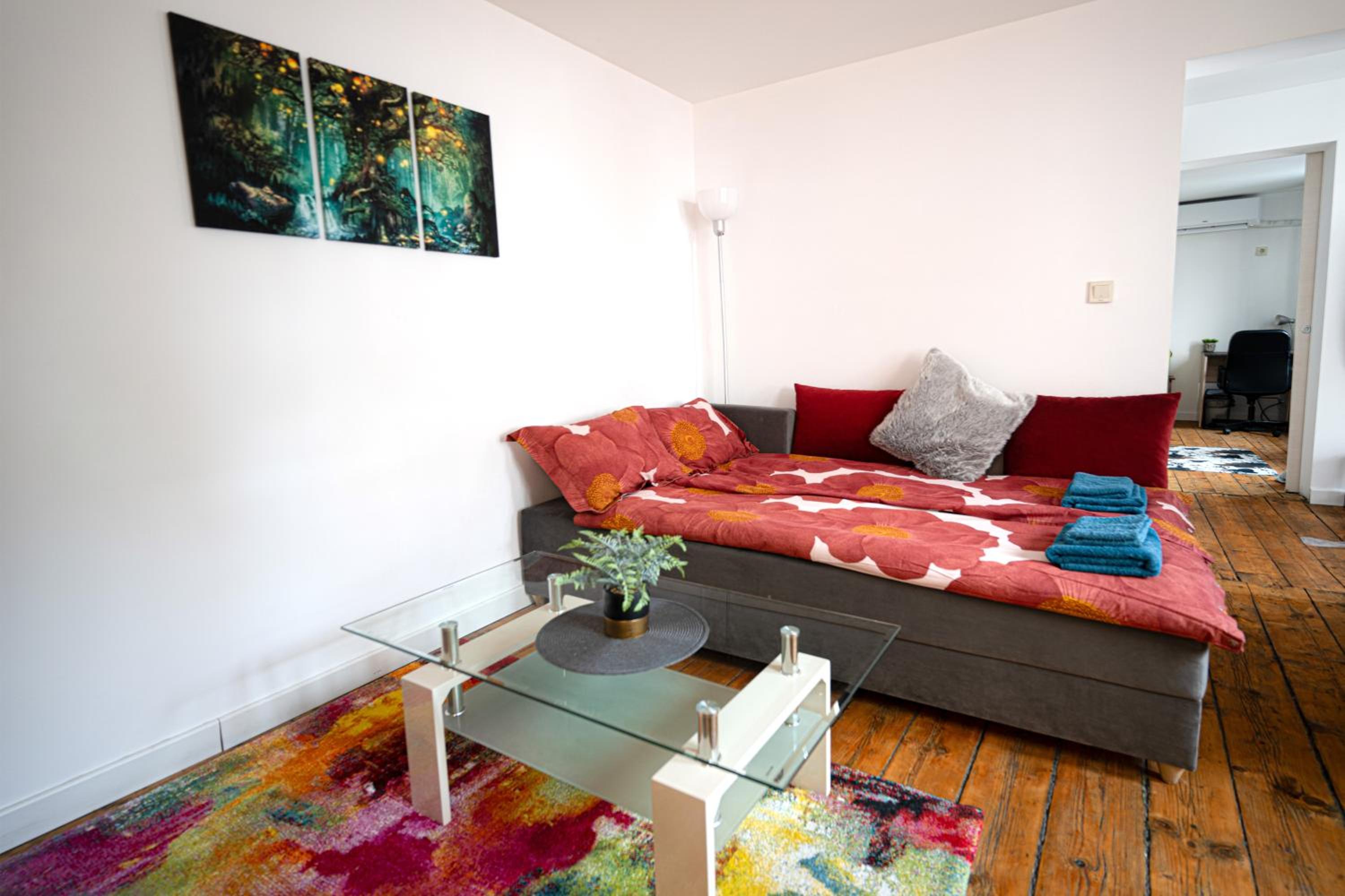 5 min to CityCenter - HOUSE & GARDEN - Netflix, Playstation & WiFi