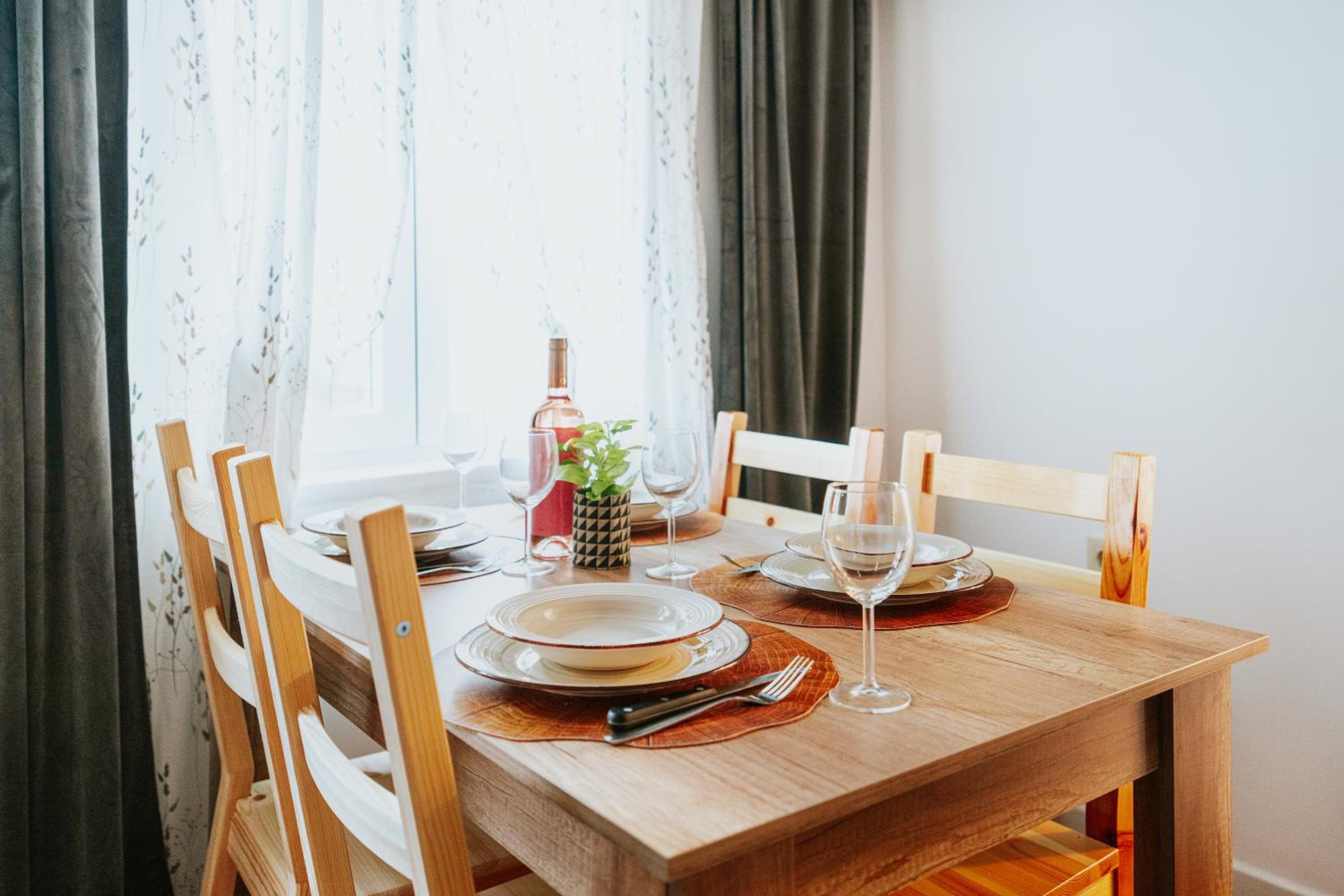 5 min to CityCenter - HOUSE & GARDEN - Netflix, Playstation & WiFi