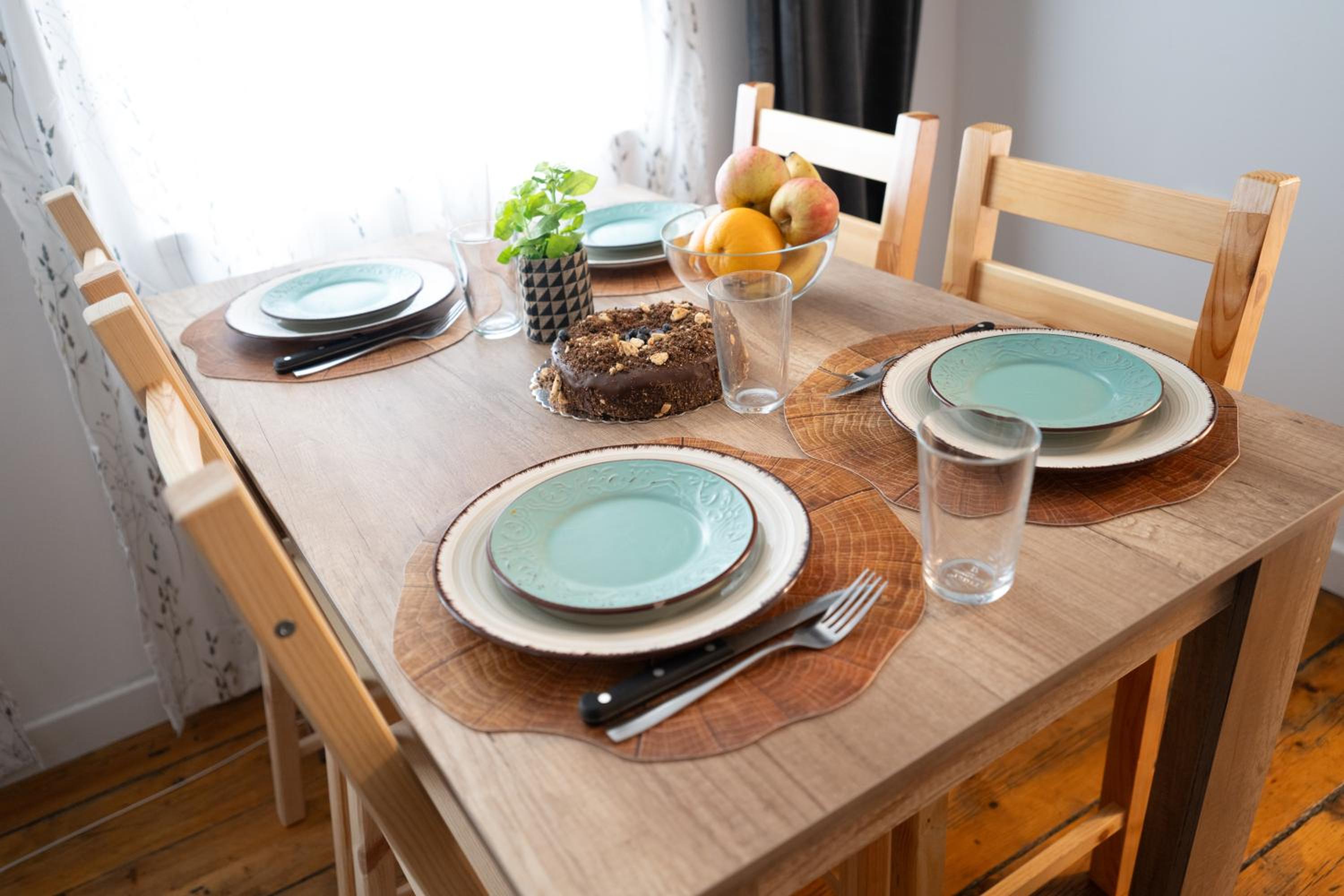5 min to CityCenter - HOUSE & GARDEN - Netflix, Playstation & WiFi