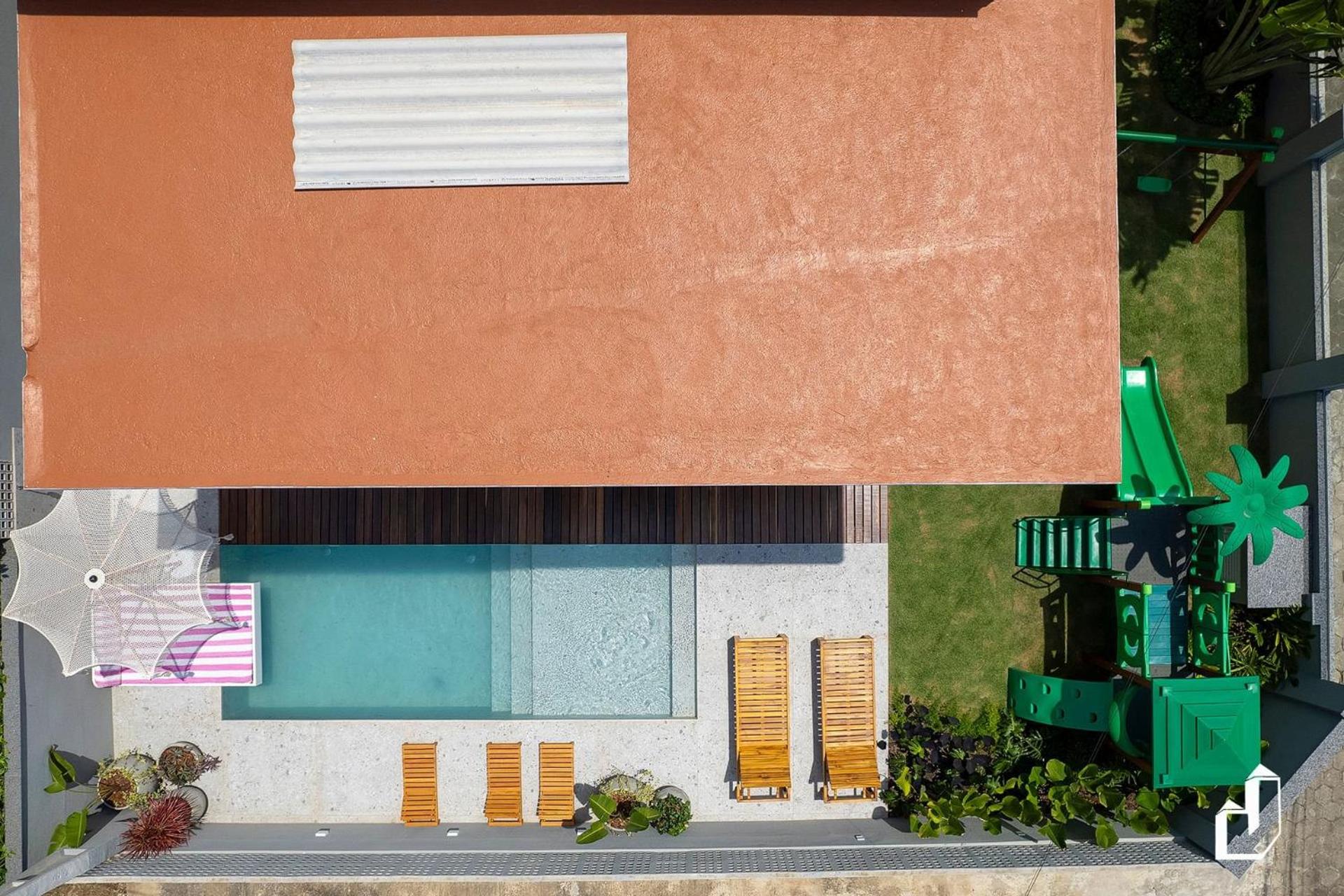 Casa com piscina, diversão e conforto em família