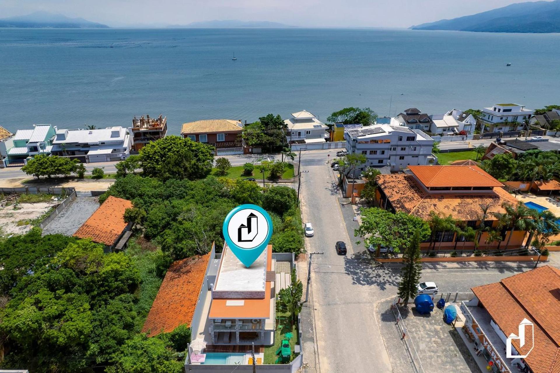 Casa com piscina, diversão e conforto em família