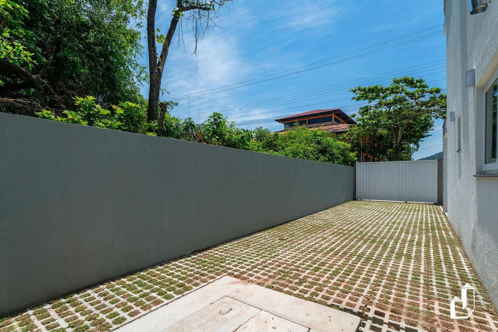 Casa com piscina, diversão e conforto em família