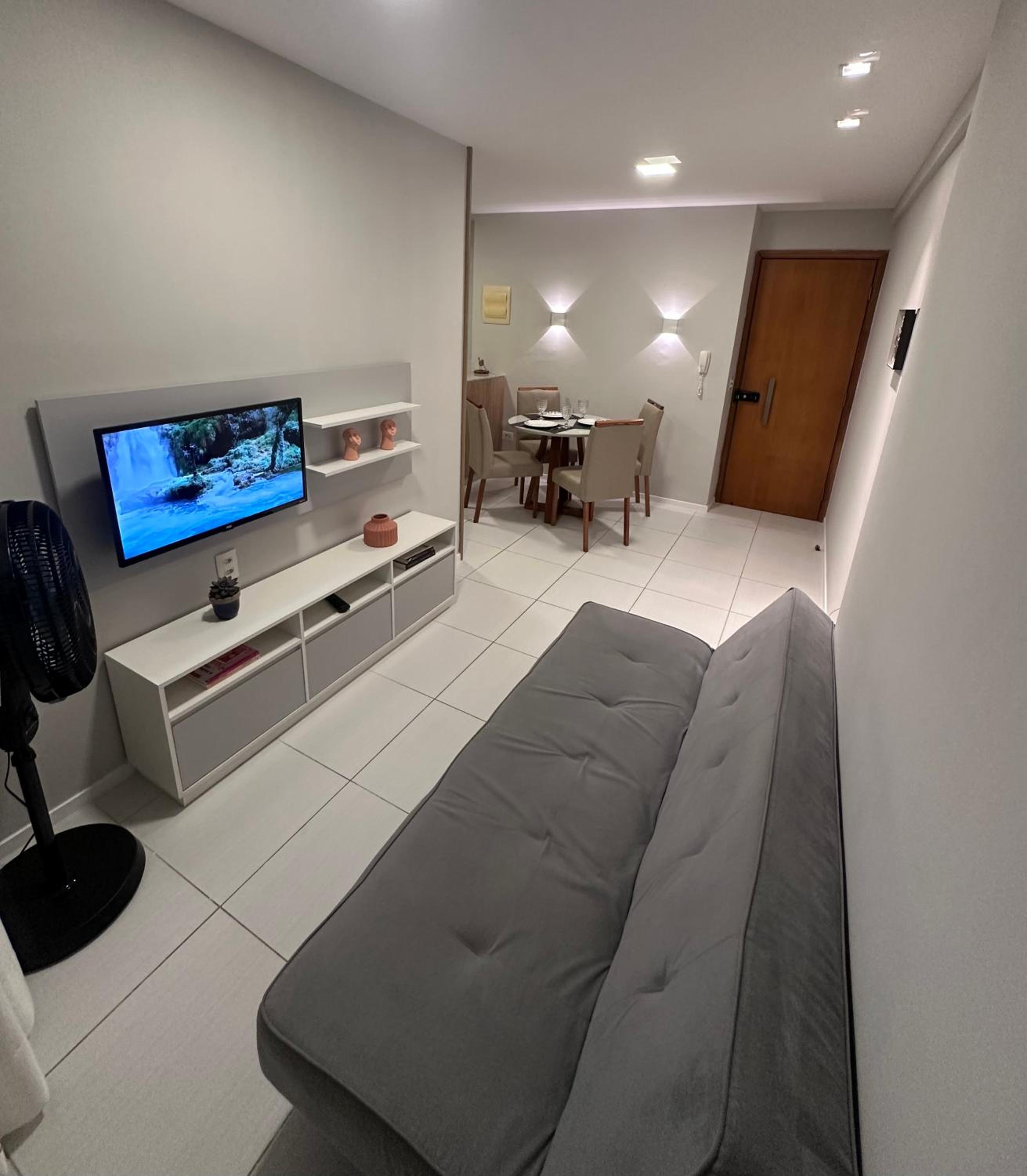 Flat - Boa Viagem para até 5 pessoas, andar ALTO vista Mar, Piscina, Wifi 500Mbps,