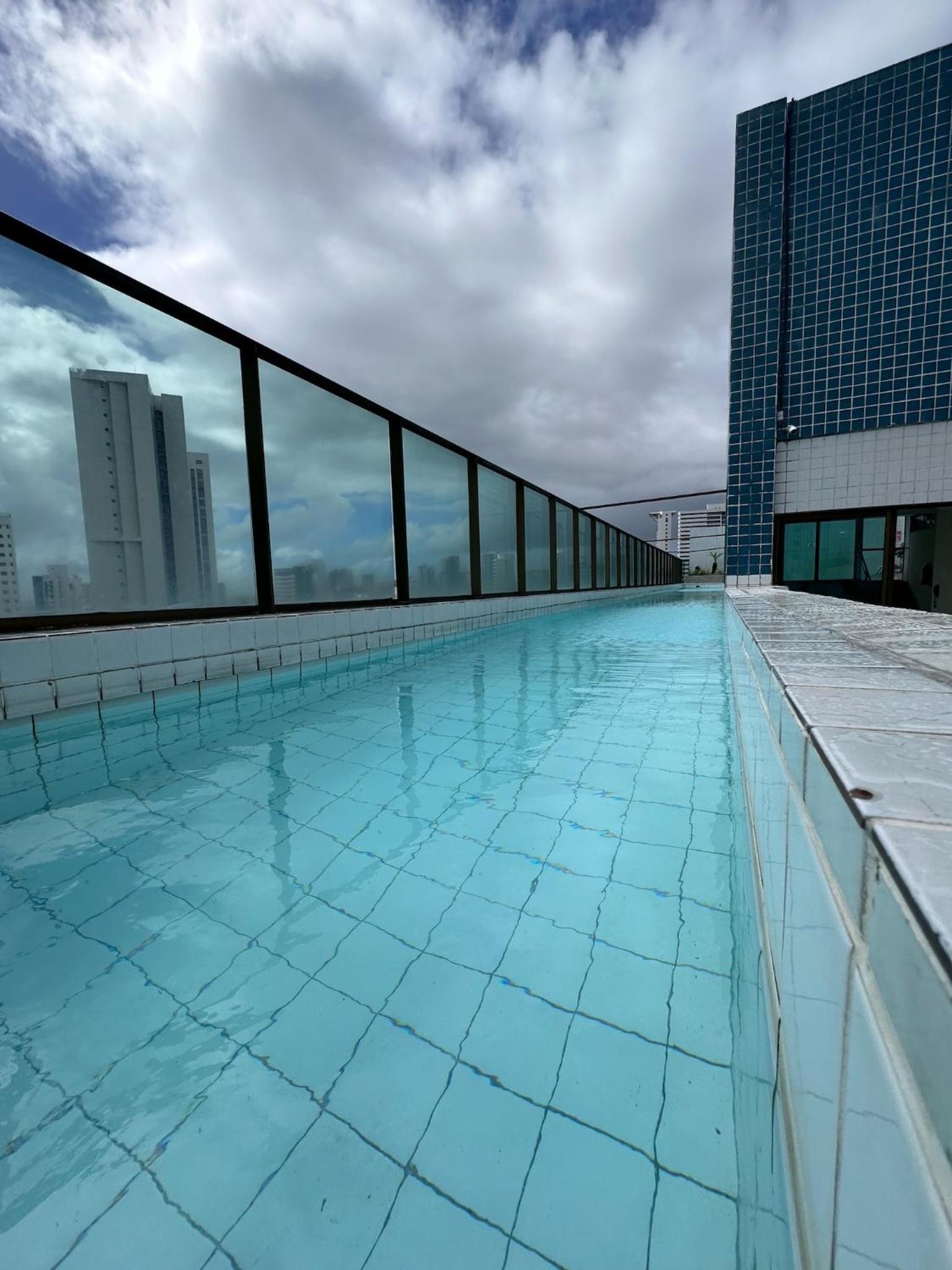 Flat - Boa Viagem para até 5 pessoas, andar ALTO vista Mar, Piscina, Wifi 500Mbps,