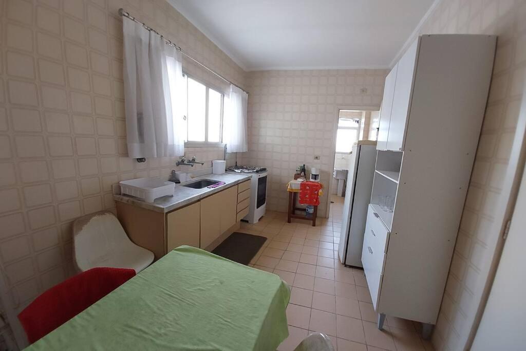 Apartamento bem localizado com estacionamento