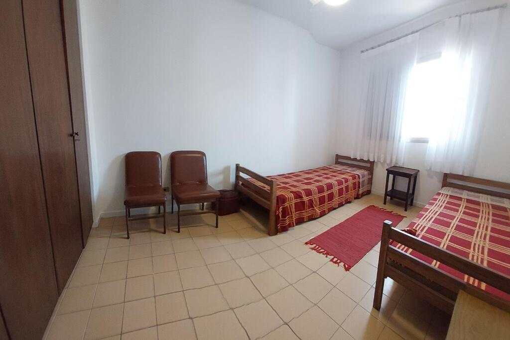 Apartamento bem localizado com estacionamento