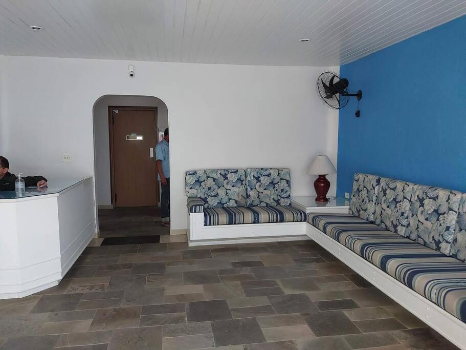 Apartamento bem localizado com estacionamento
