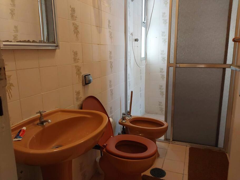Apartamento bem localizado com estacionamento