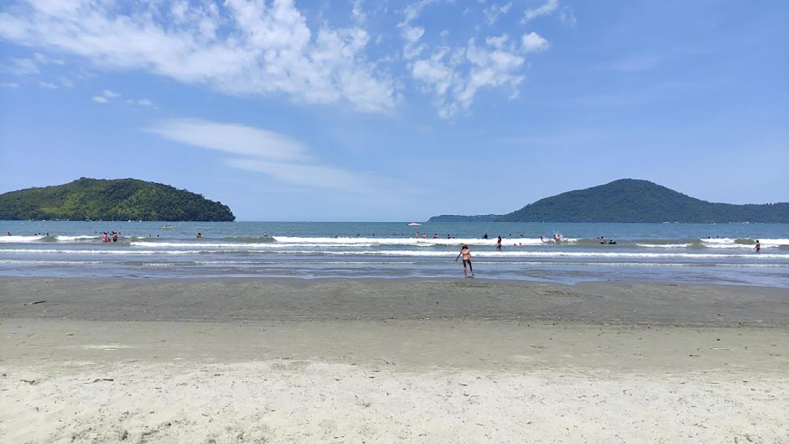 AP em frente à praia em Ubatuba: Perequê Açu.