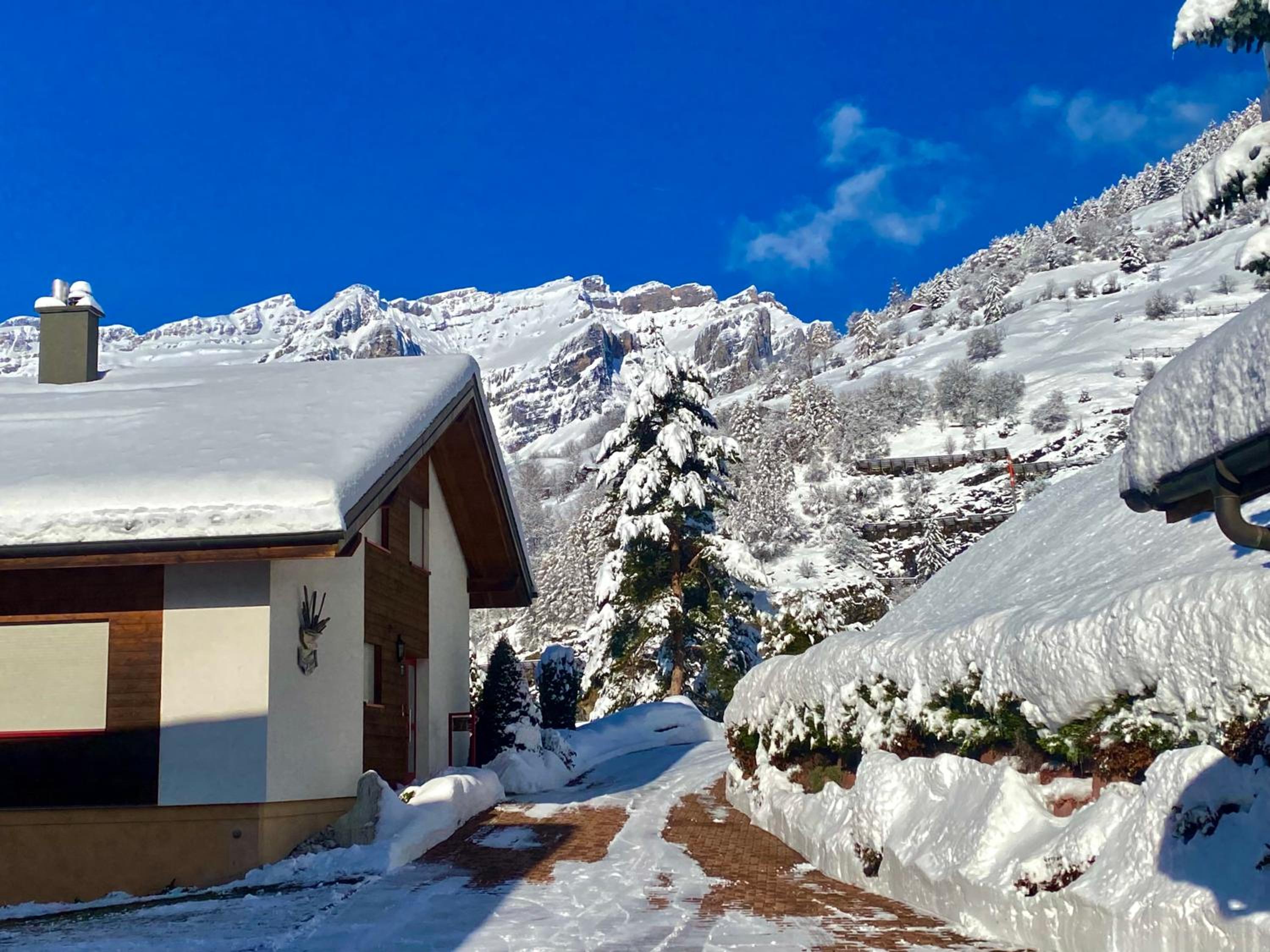 Chalet Kristall 4 1/2 Zimmer-Maisonetten-Haus