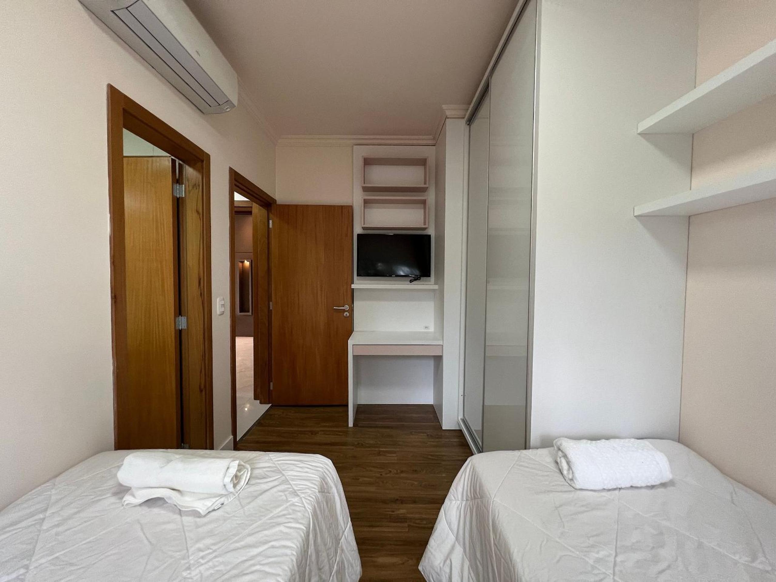 Casa de Pedra 303A - 2 suítes com piscina Gramado