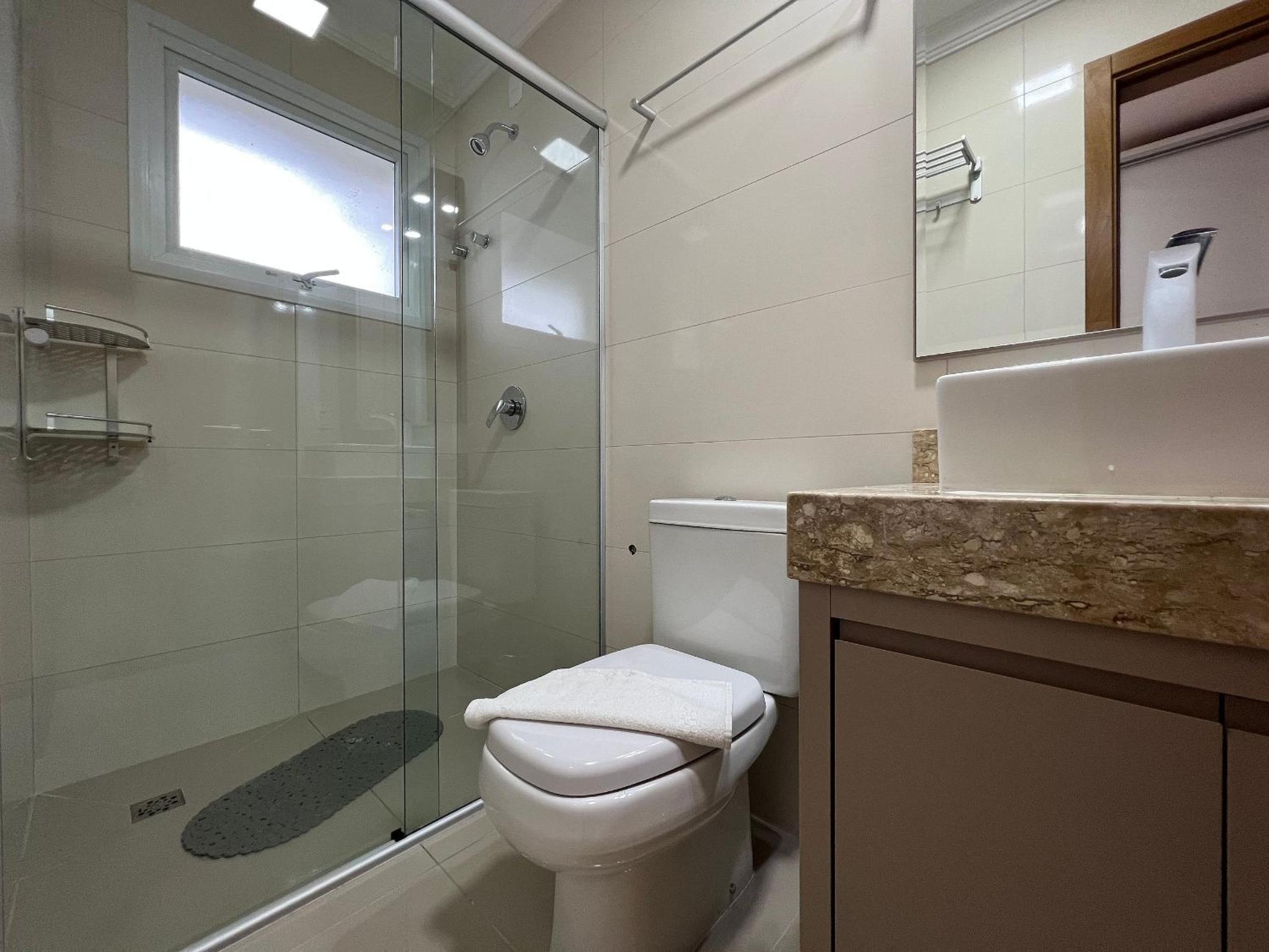 Casa de Pedra 303A - 2 suítes com piscina Gramado