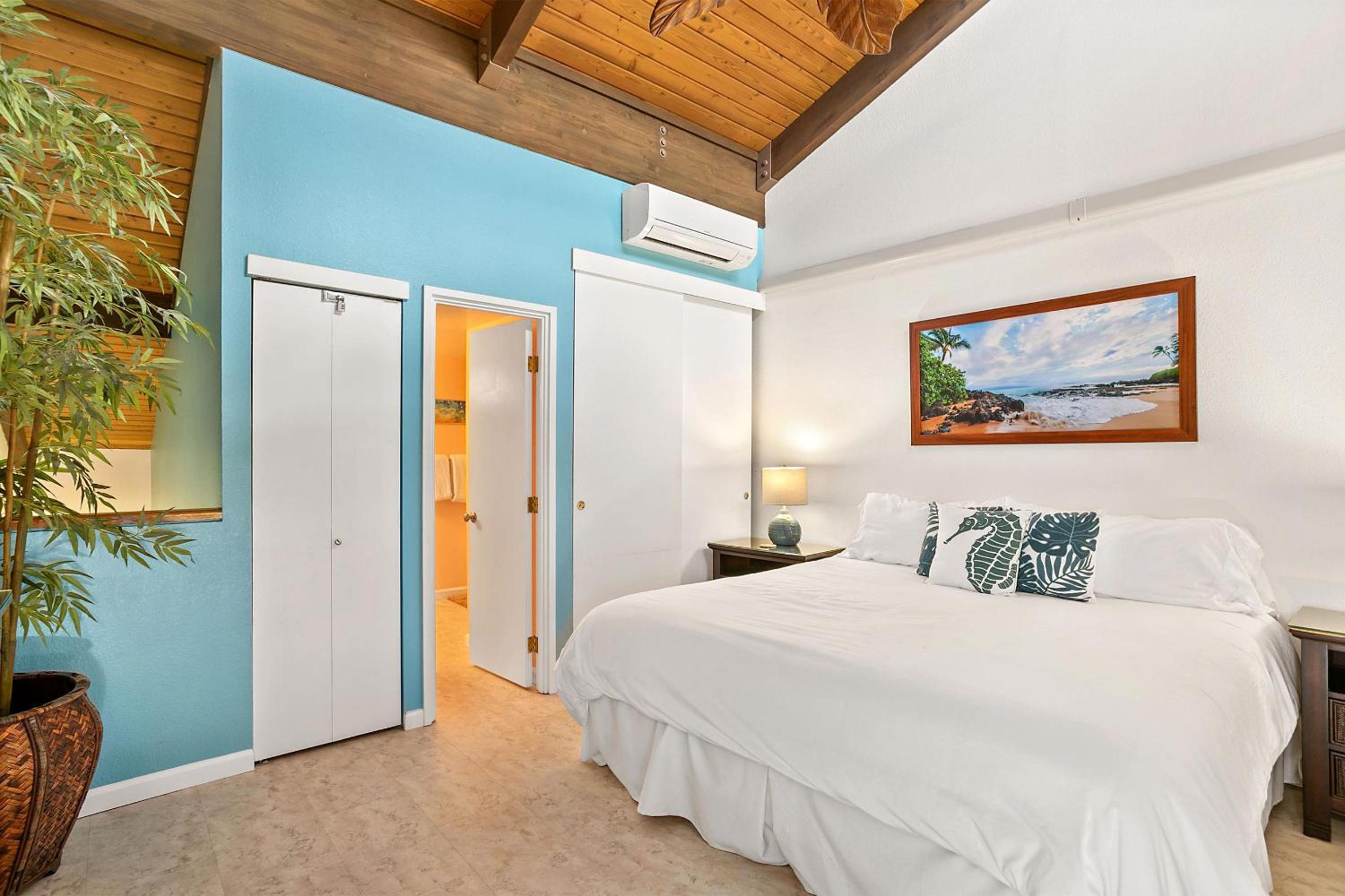 Kamaole Sands 7-406, Courtyard & Ocean Views, AC