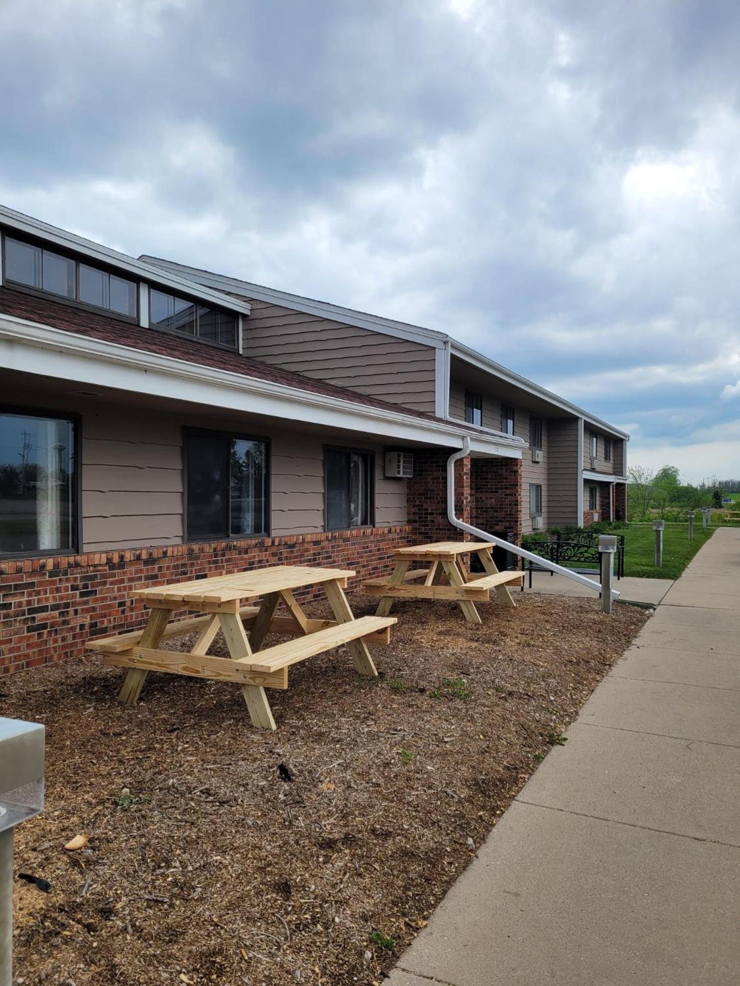 The Belgium Inn & Suites