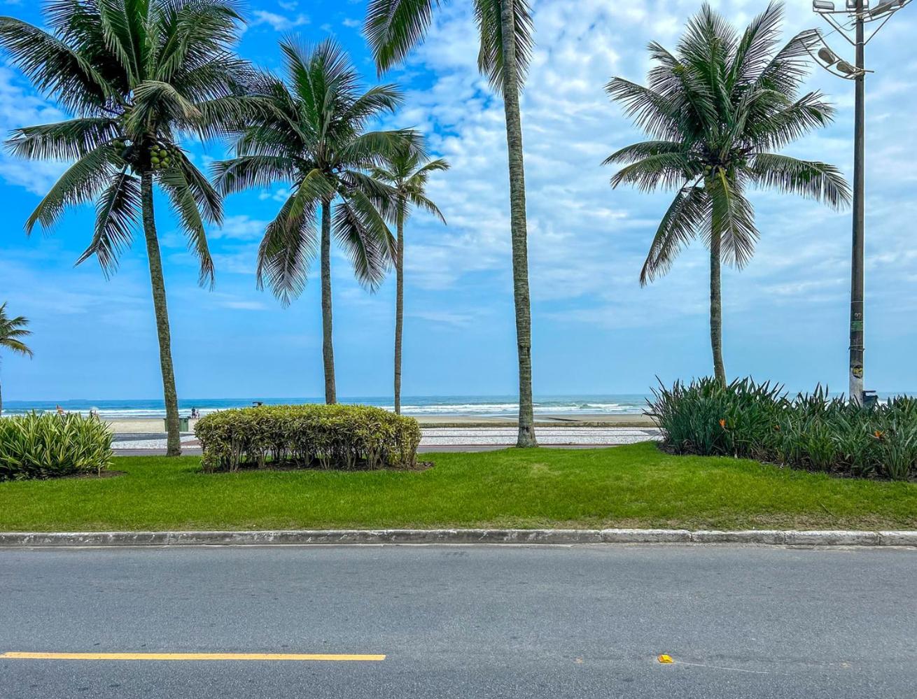 Apto beira mar Praia da Vila Tupi - Praia Grande