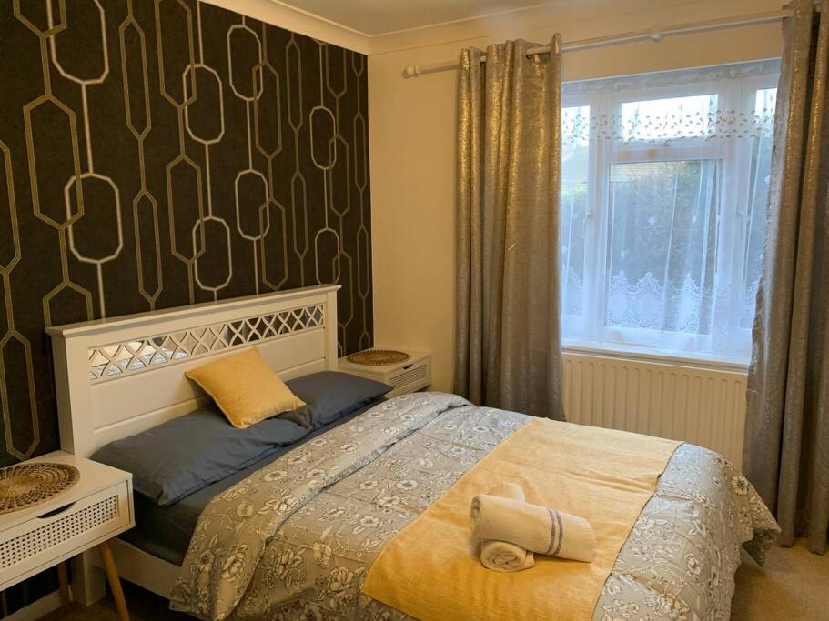 Deluxe Two Double Bedroom Maisonette with Garden view 2