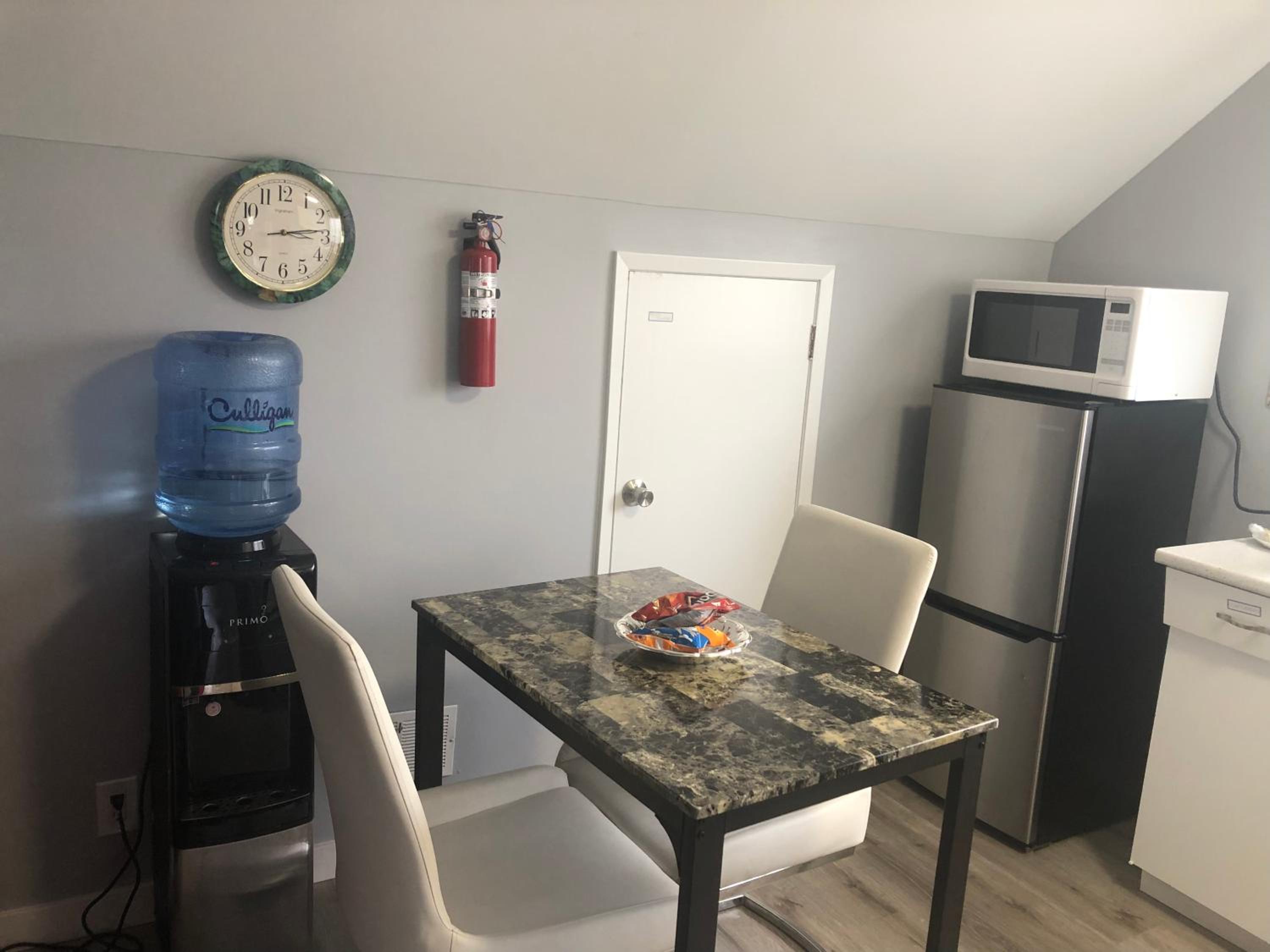 Spotless 2 Bedrooms Suite 2 in Winnipeg