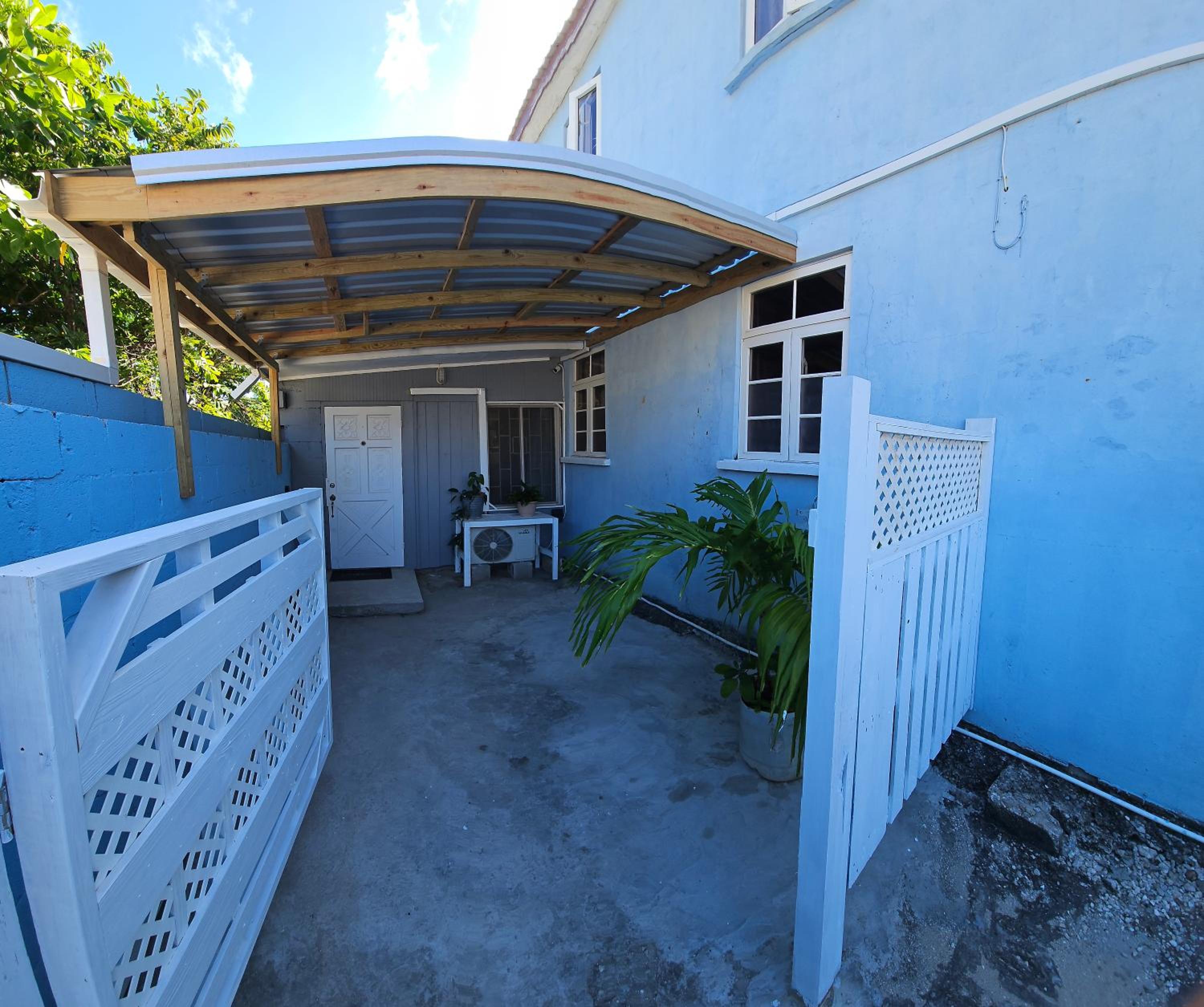 Gloria's mini hideaway