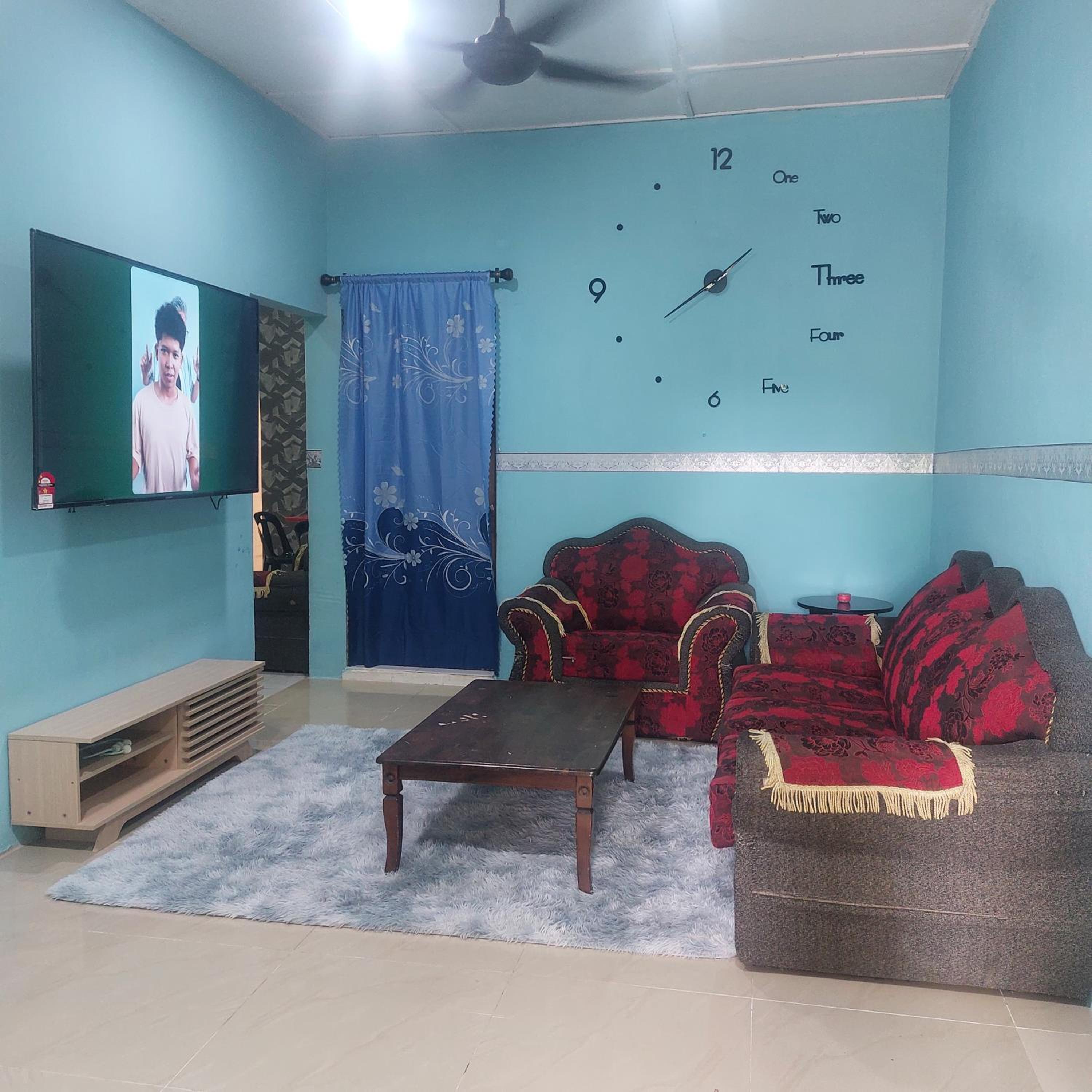 Nur Aisyah homestay kemaman..3 bedrooms photo 7