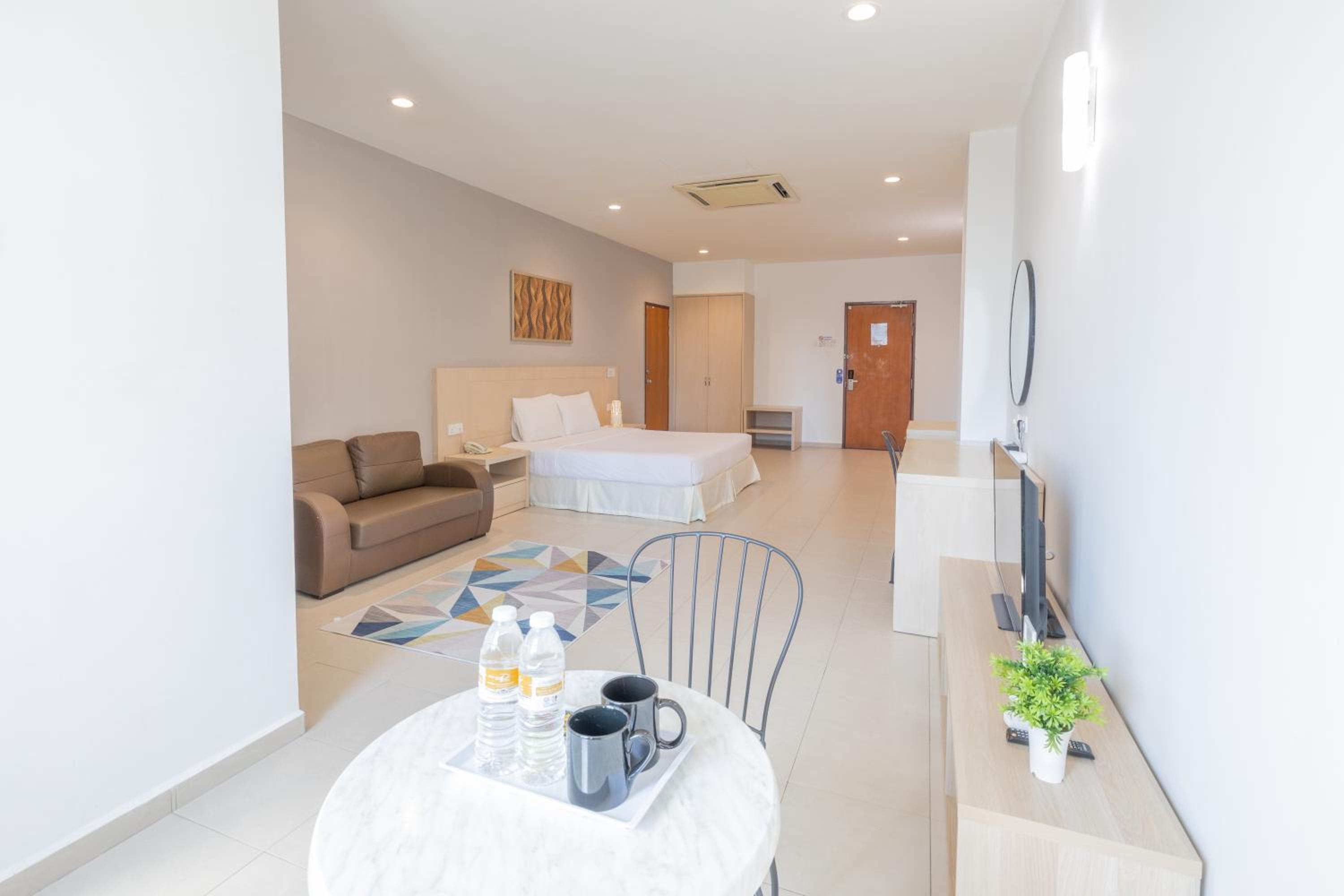 Golden View Serviced Apartments