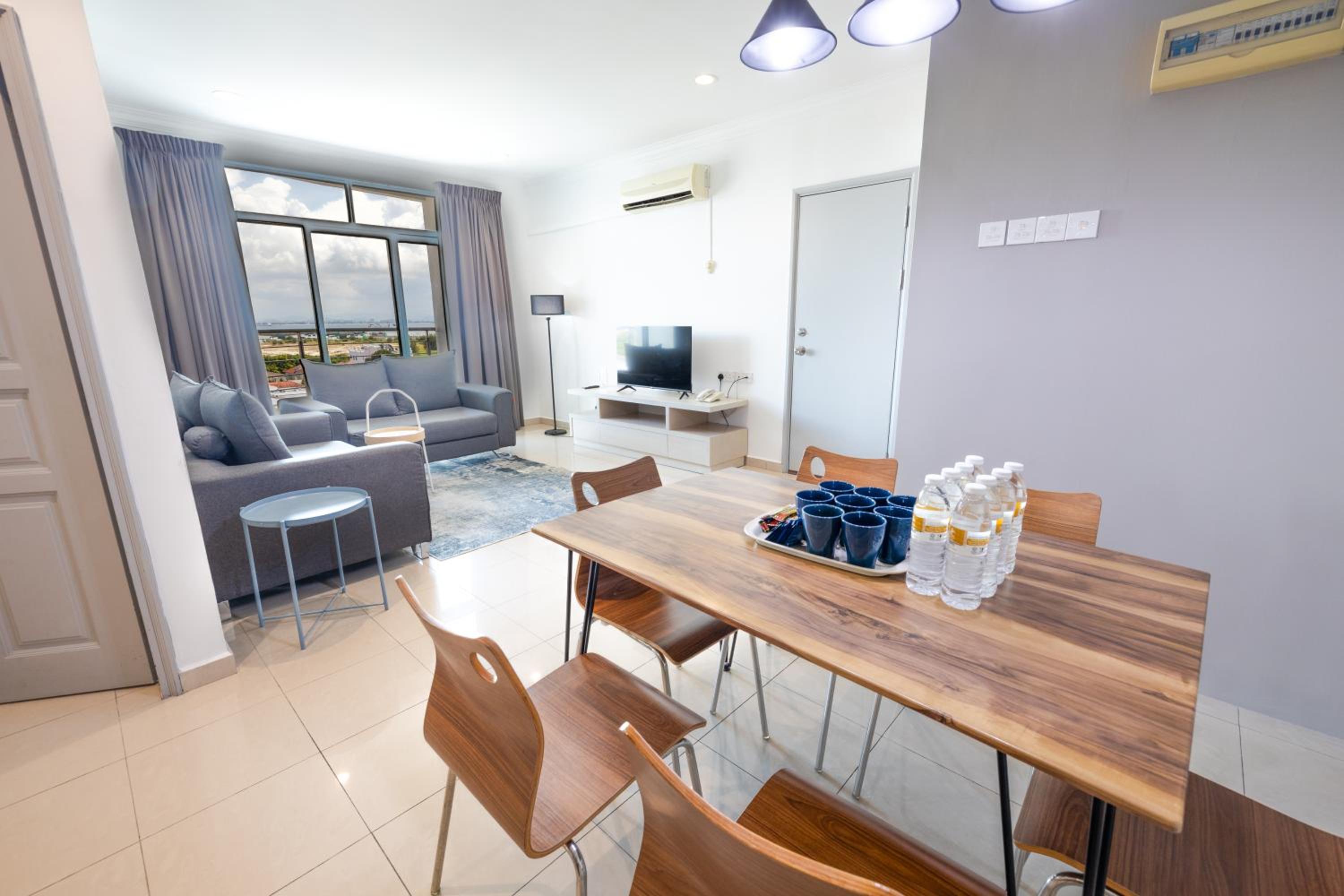 Golden View Serviced Apartments