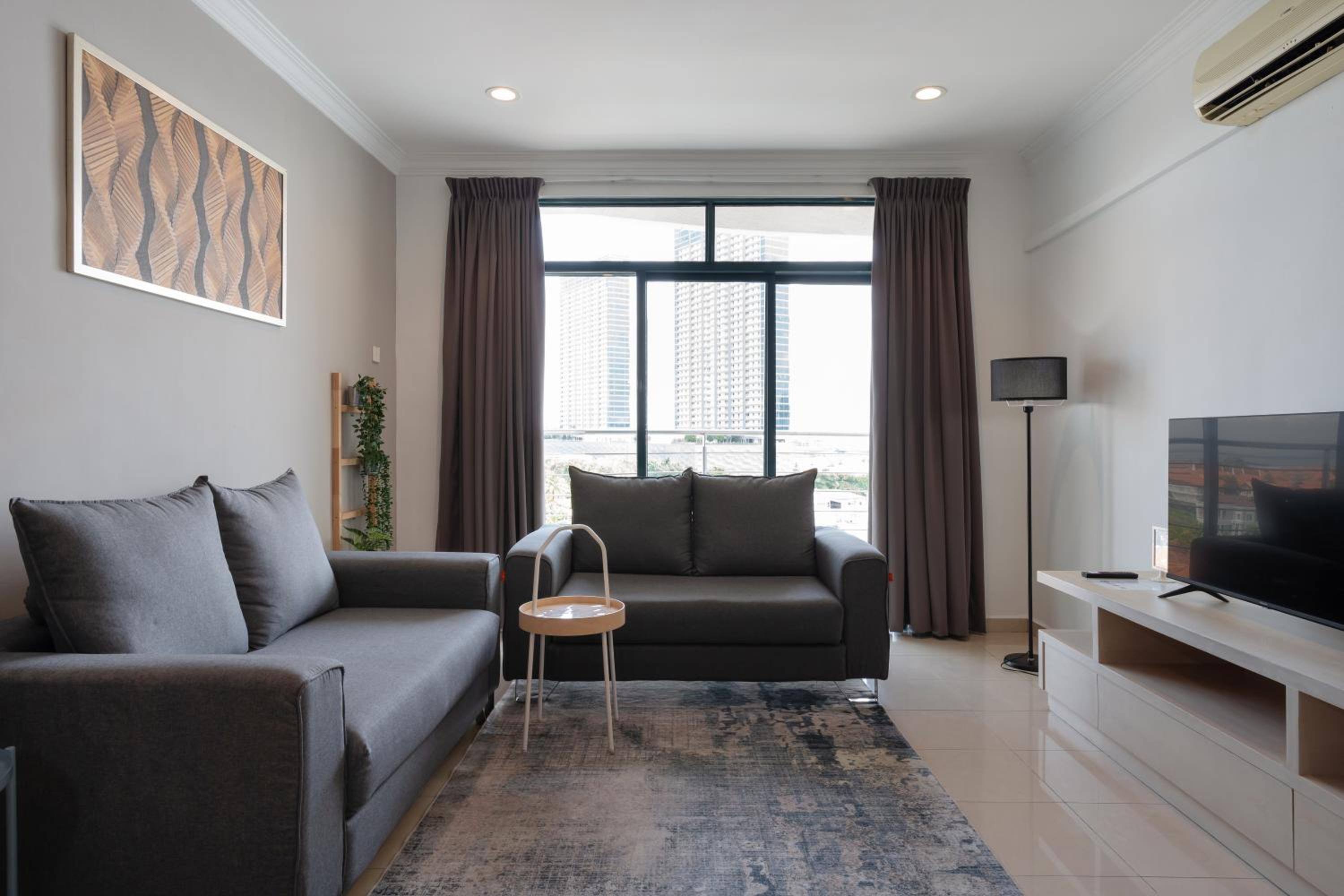 Golden View Serviced Apartments