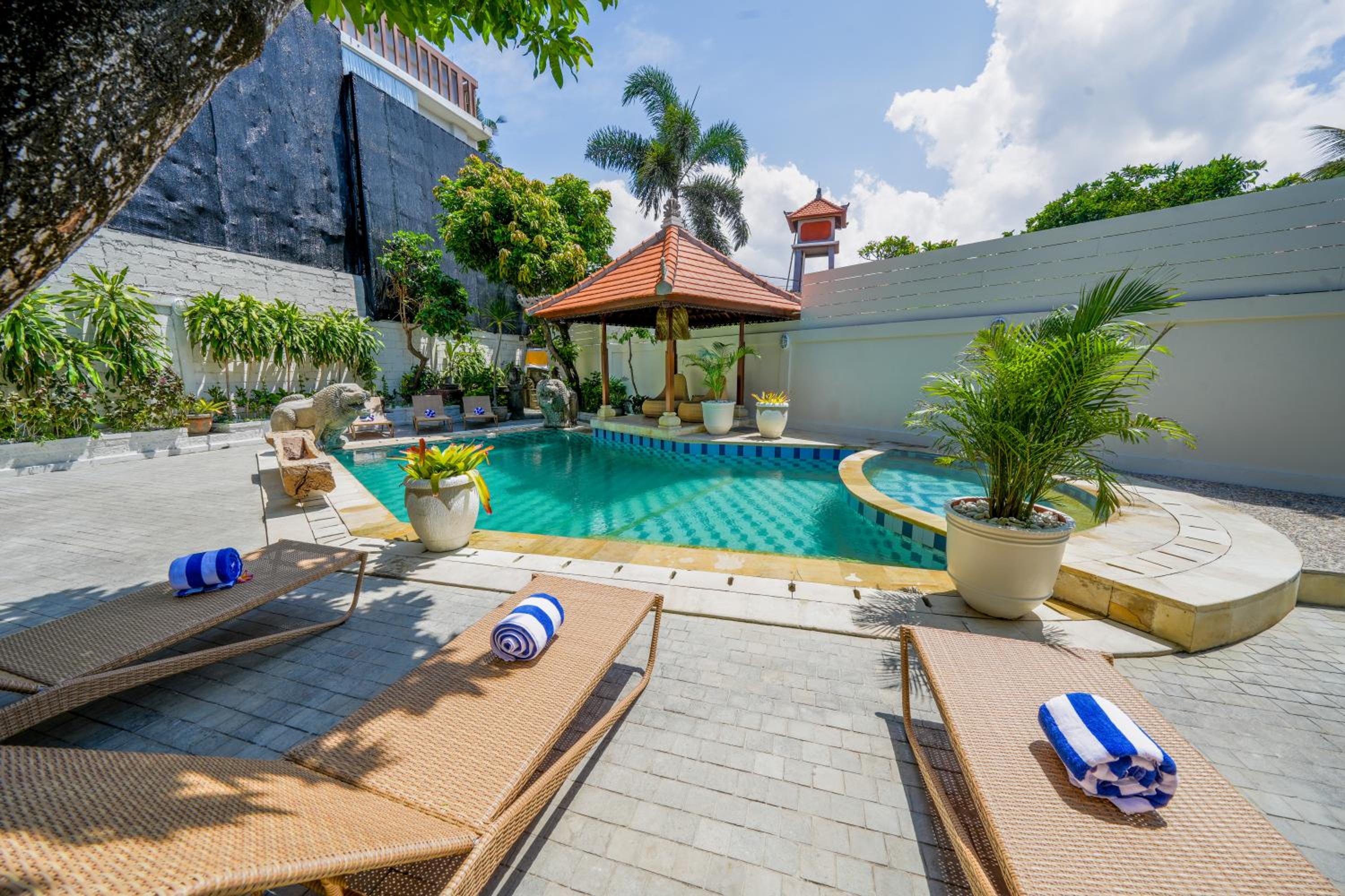 Villa CHANDI 1 - Legian-Seminyak - 8 Bedroom - 7 Bathroom Villa — recepcion & lobby
