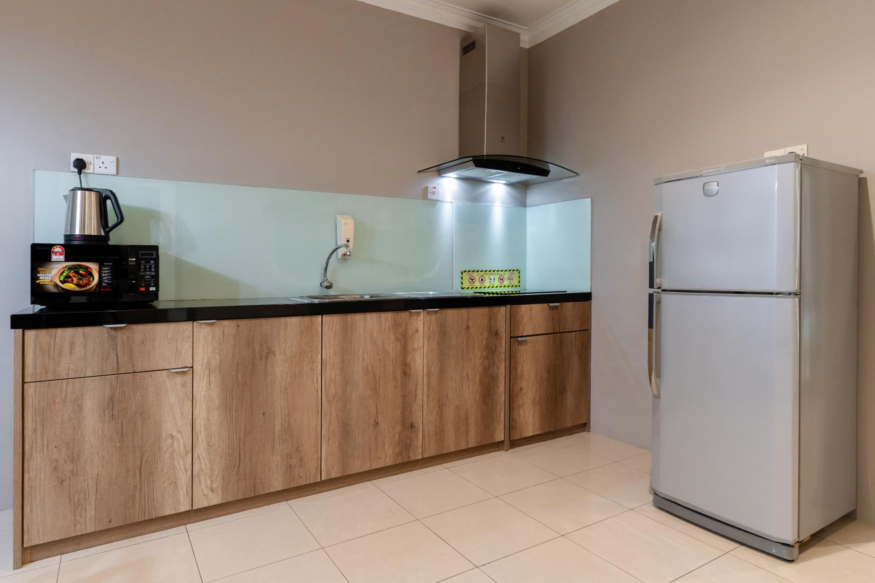 Golden View Serviced Apartments