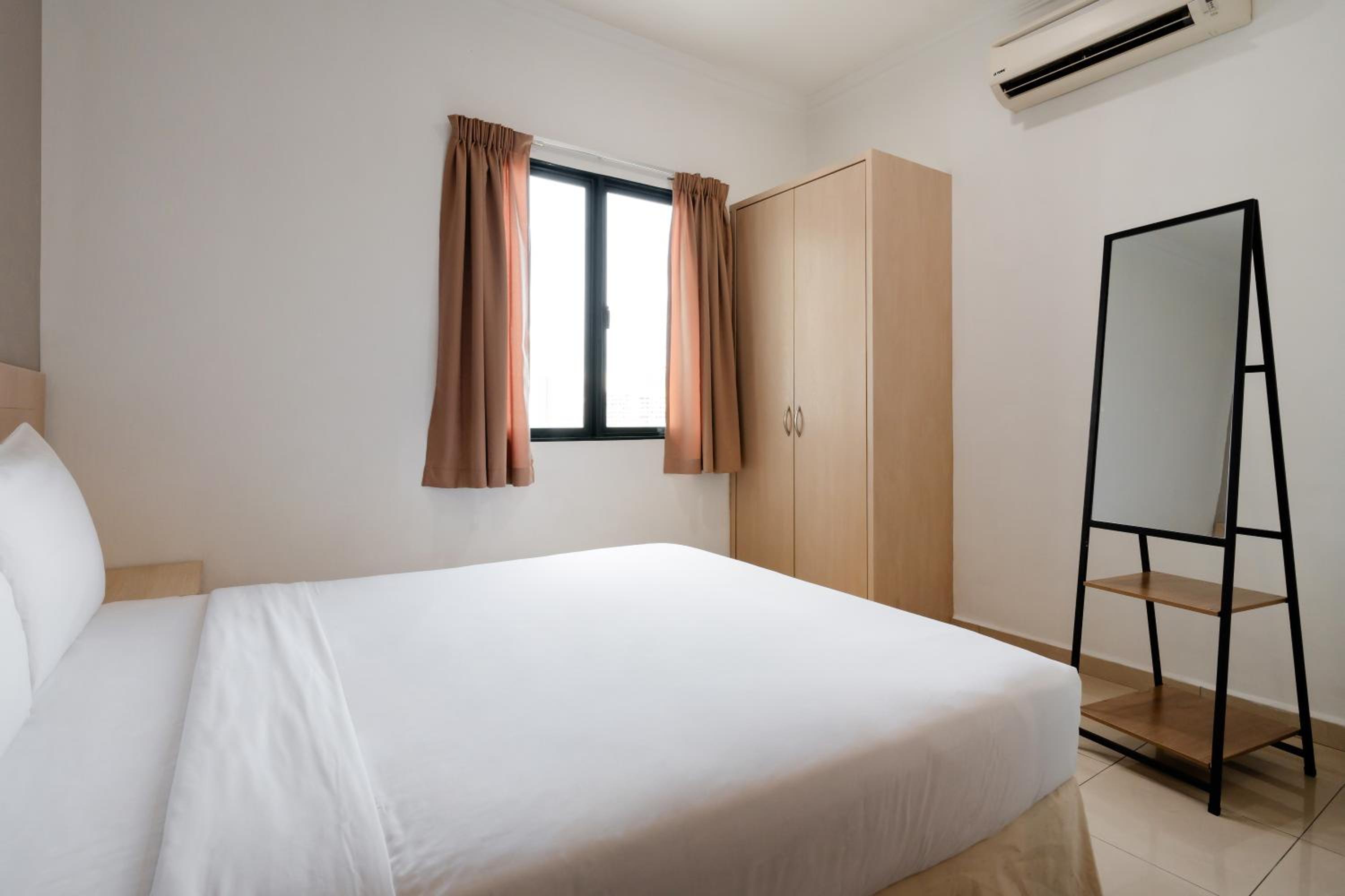 Golden View Serviced Apartments