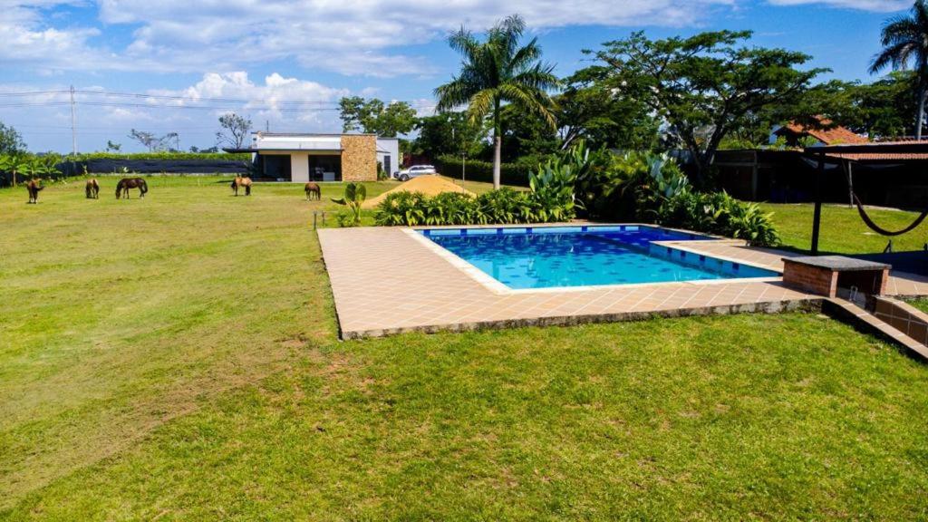 Luxury Villa 15 min Cali - Private Pool