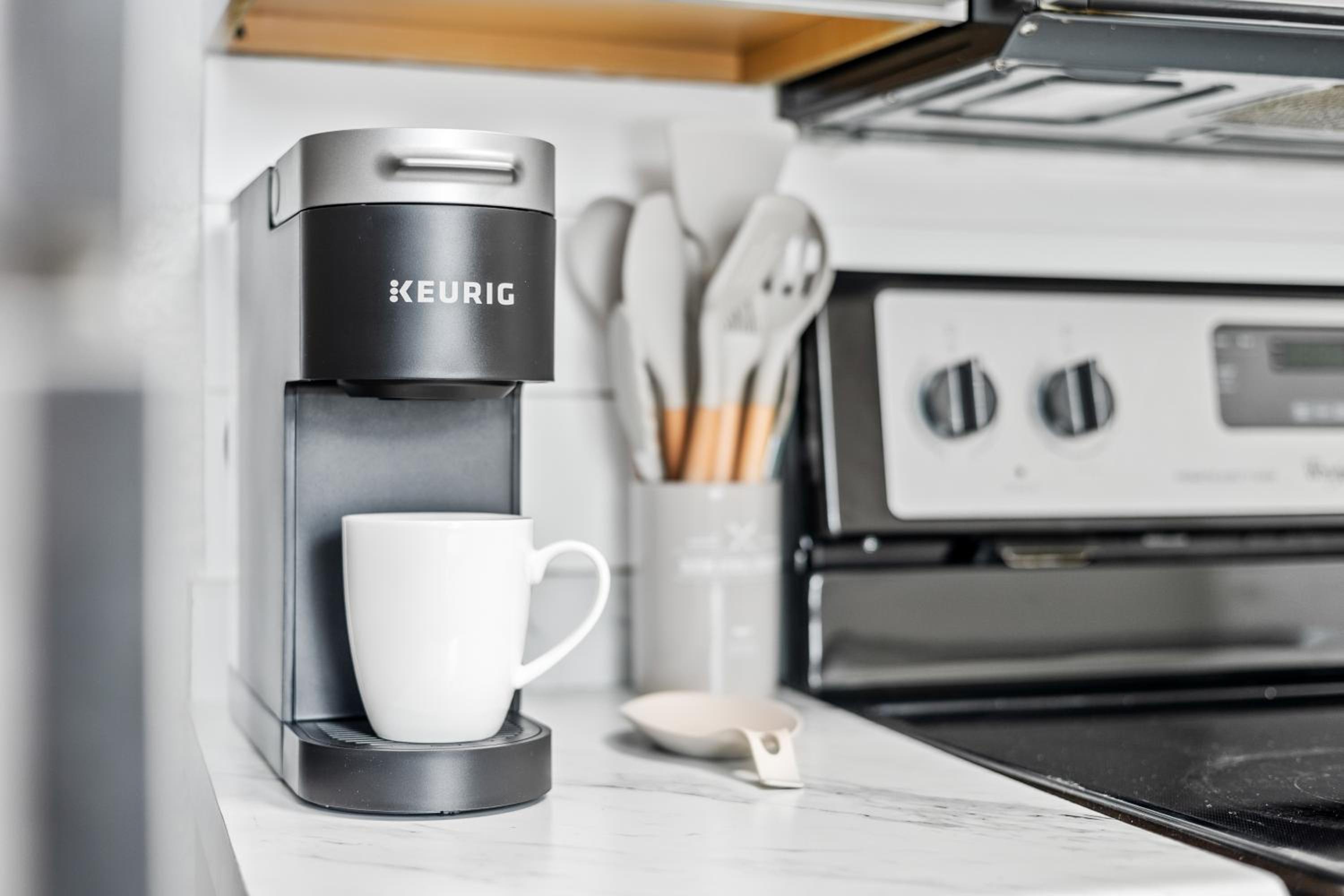 Cozy 2-Bedroom Retreat w/Wi-fi & Keurig Coffee view 3