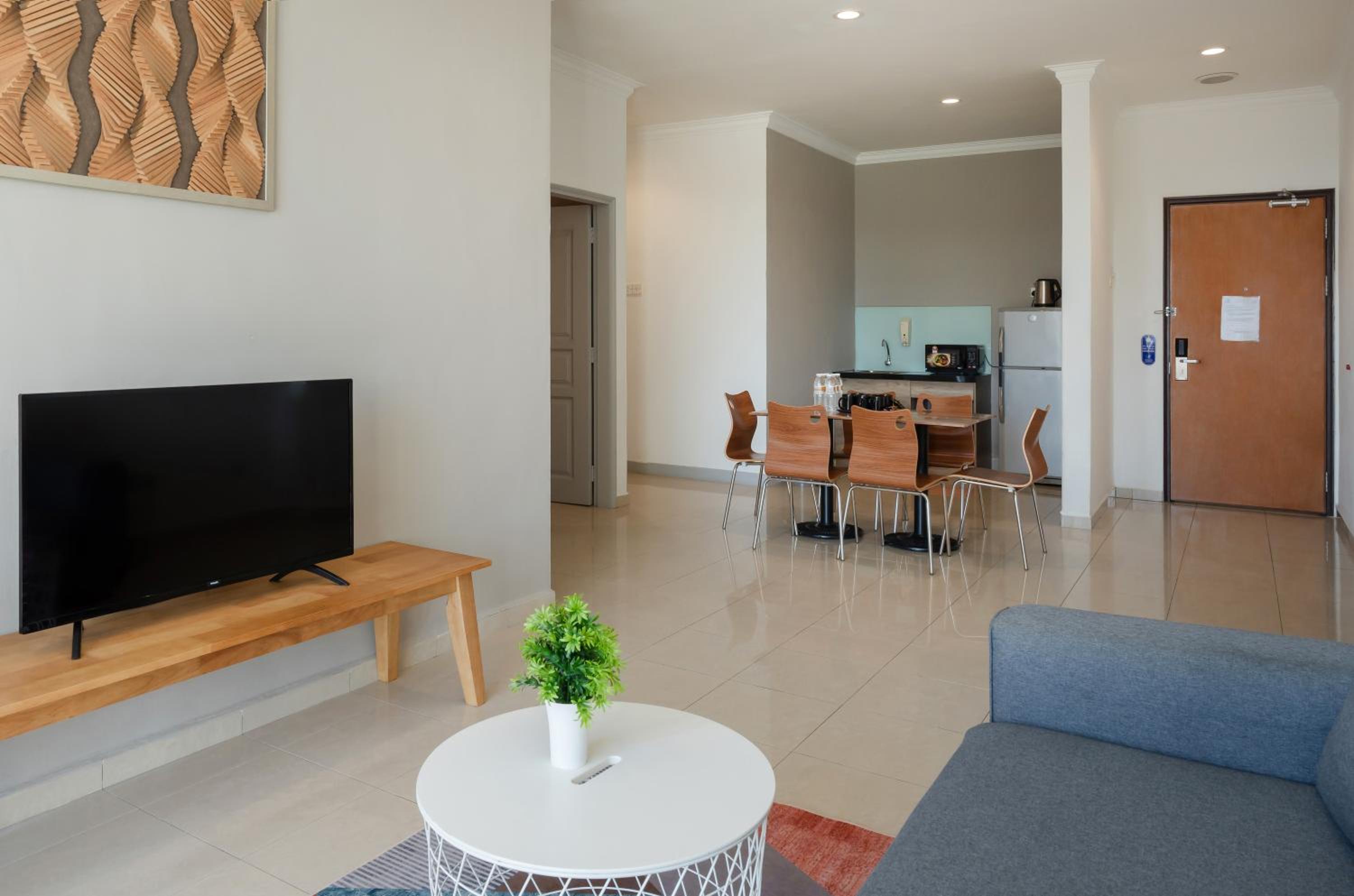 Golden View Serviced Apartments