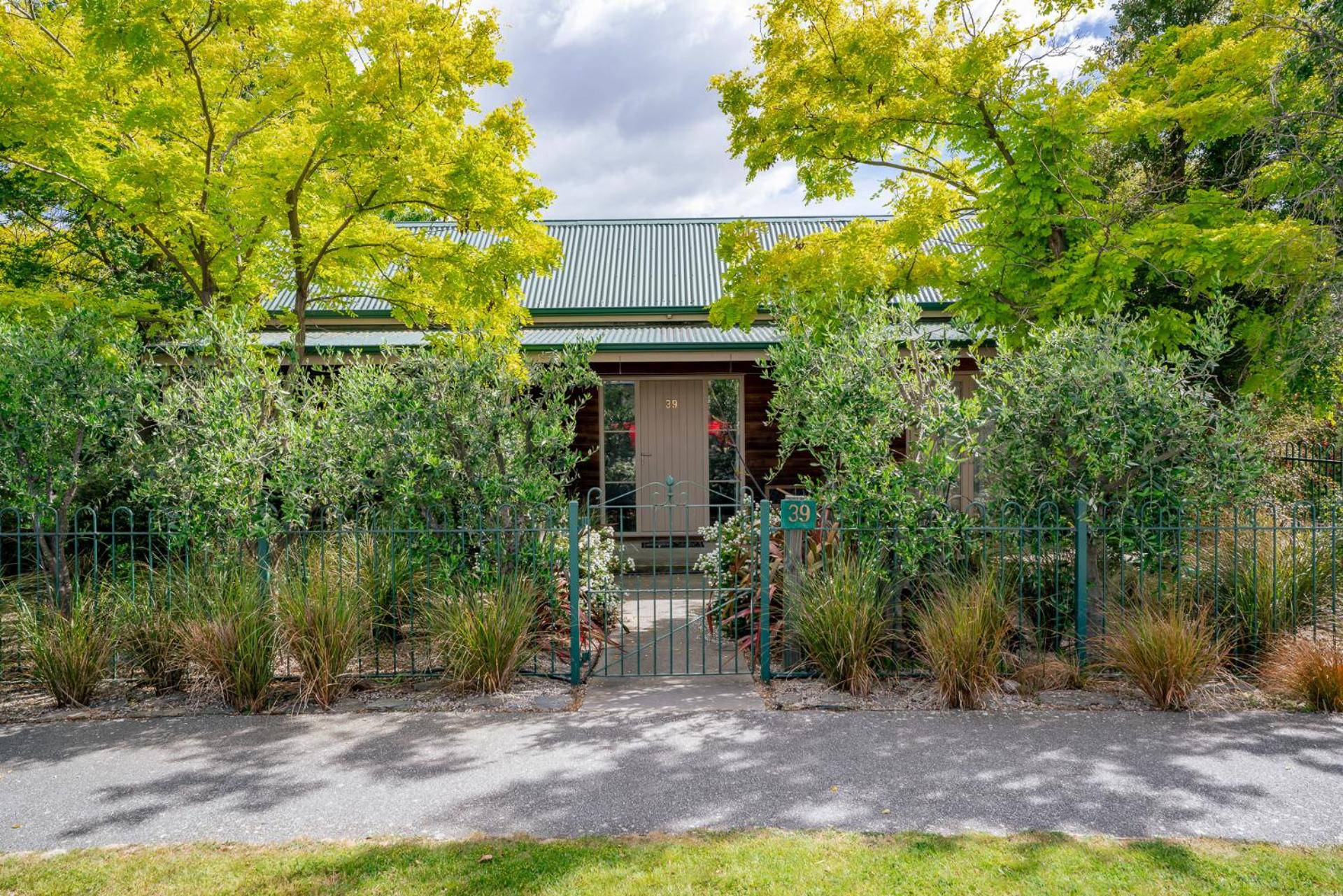 Hotel Green Oasis - Cromwell Holiday Home - Image 1