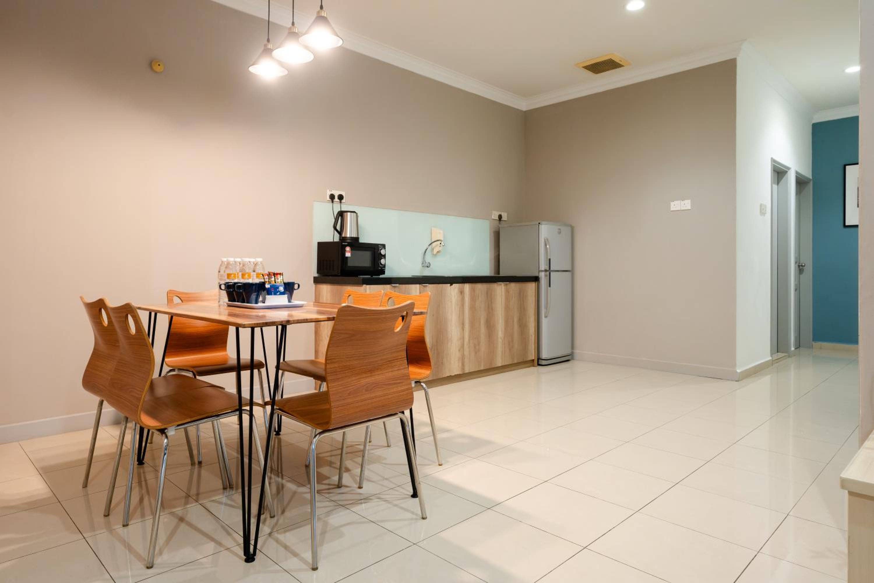 Golden View Serviced Apartments