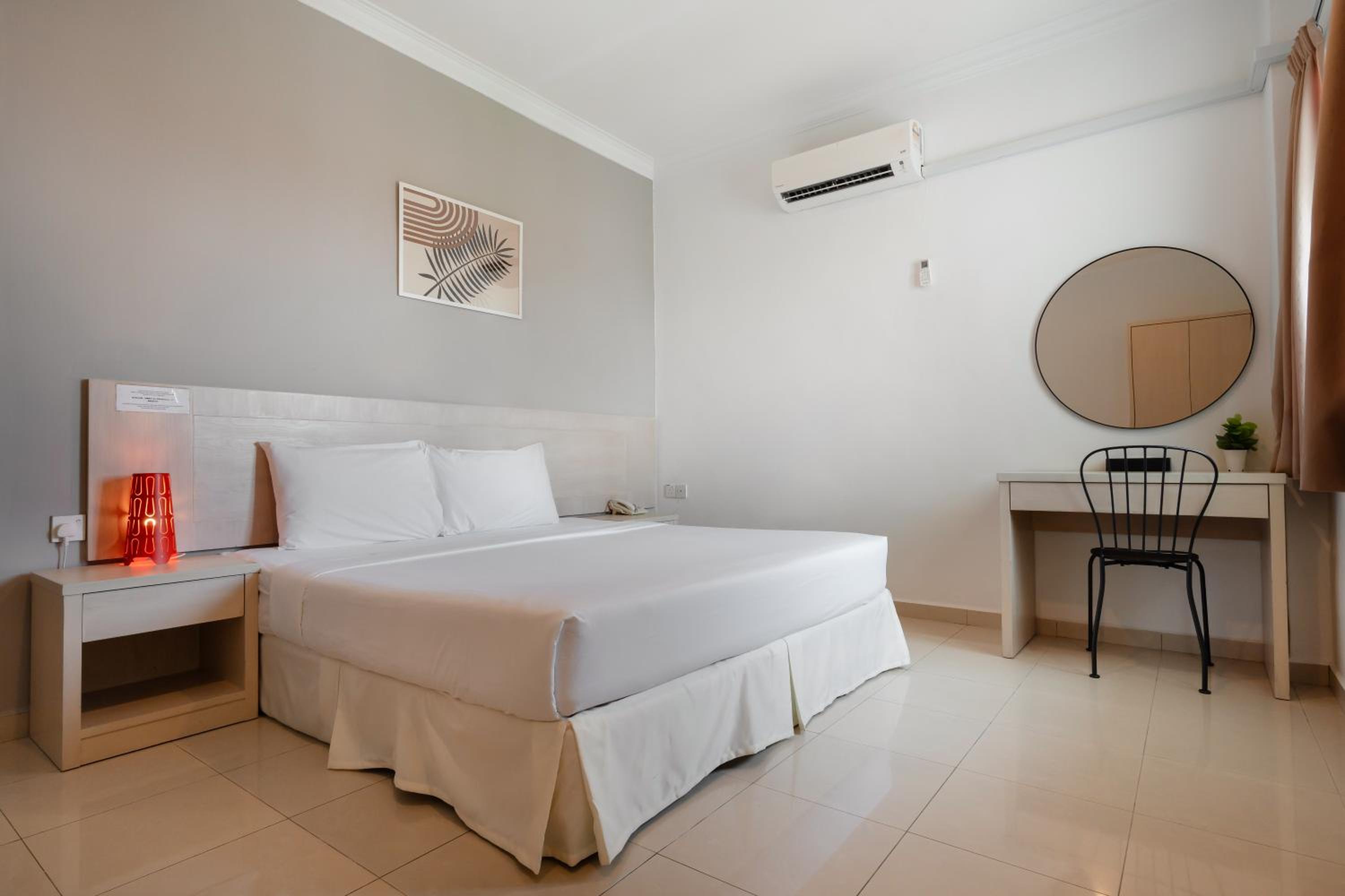 Golden View Serviced Apartments