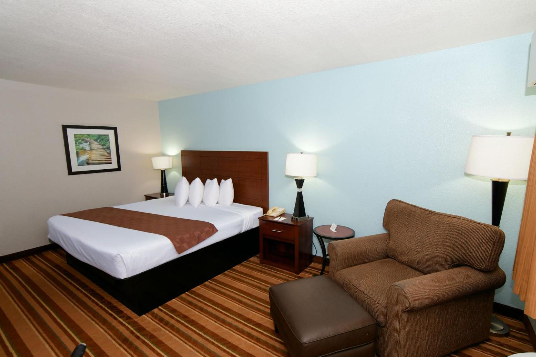 Rock Island Inn & Suites Marshalltown