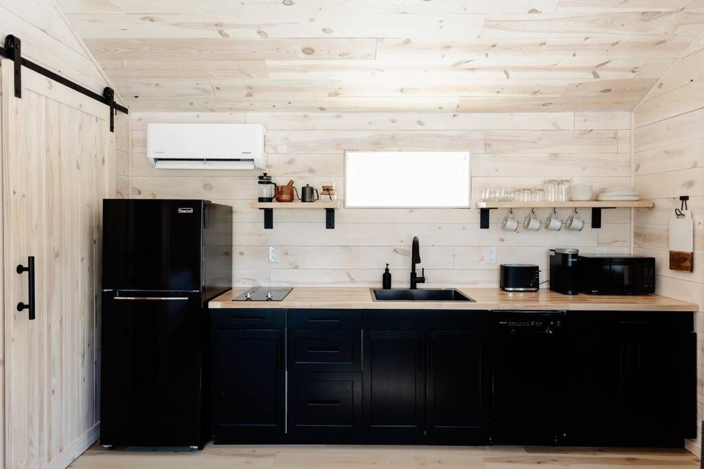 *Tiny House Luxury Getaway: Solo Stove, Adventure* view 2