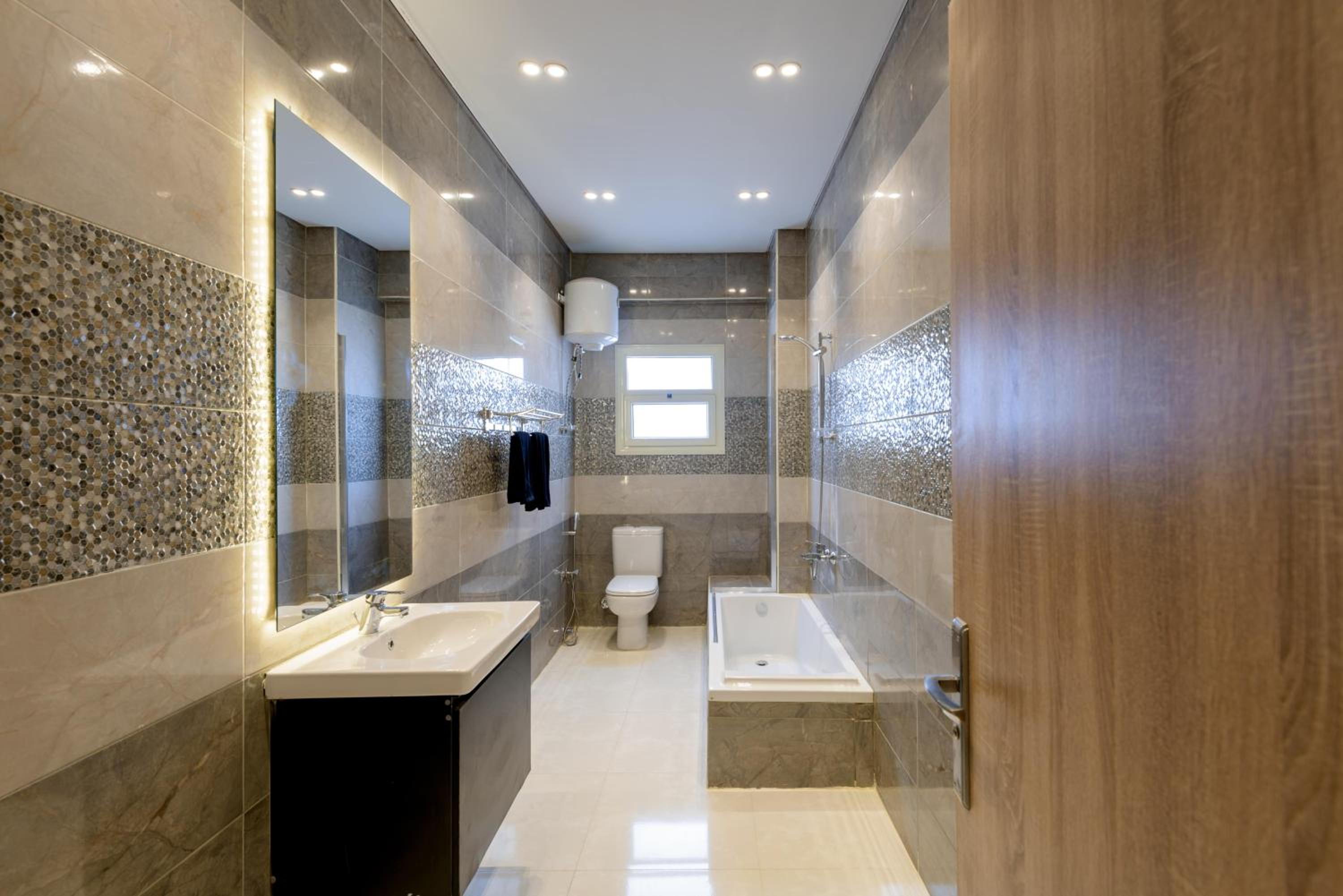 Travelholic 90 Residence