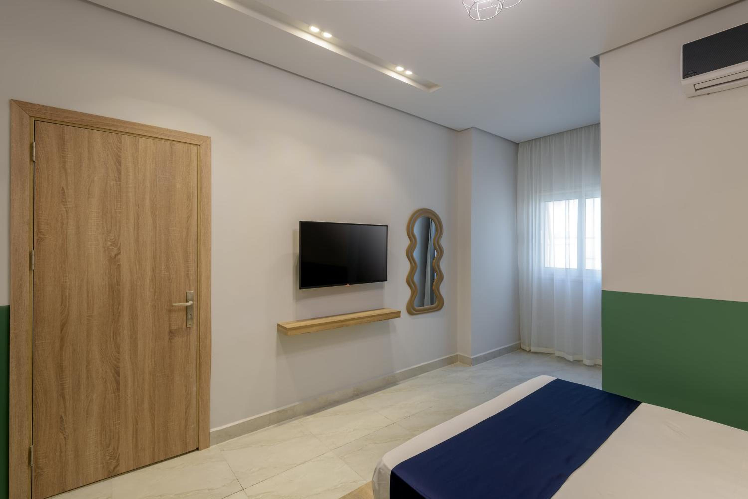 Travelholic 90 Residence