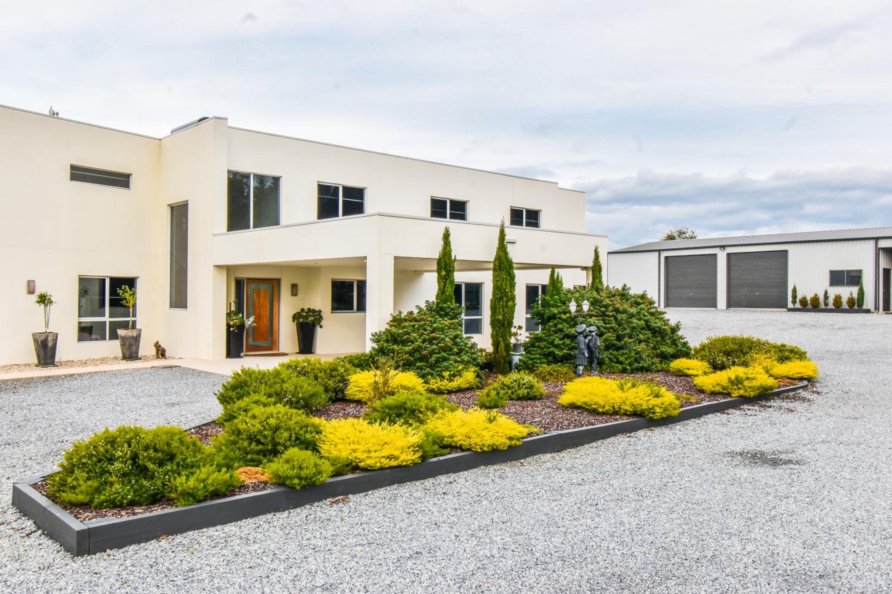 Paradise Point - Entire home in Clarence Point, Tasmania Australia, 10 guests 7 bedrooms 7 beds 3 baths