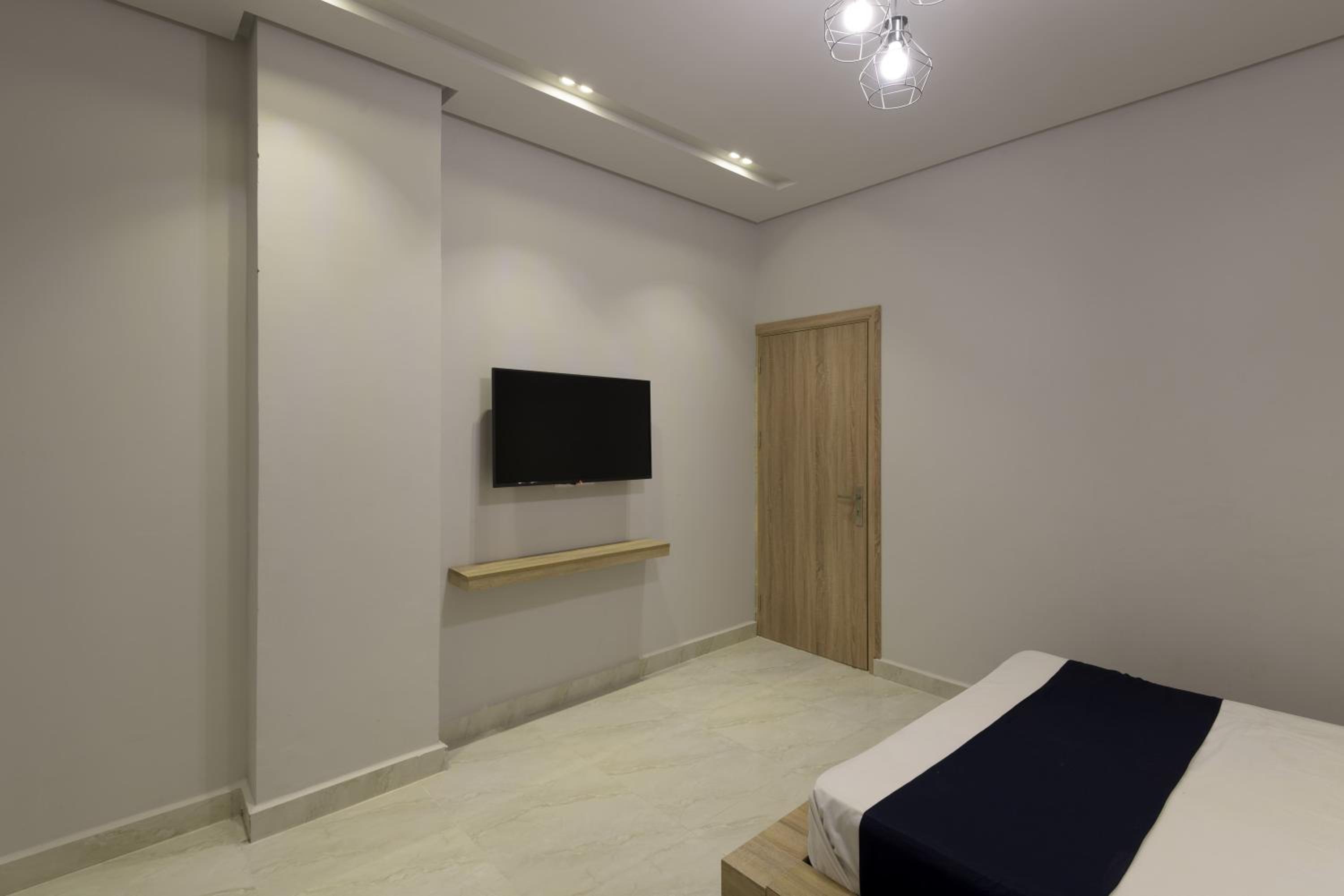 Travelholic 90 Residence
