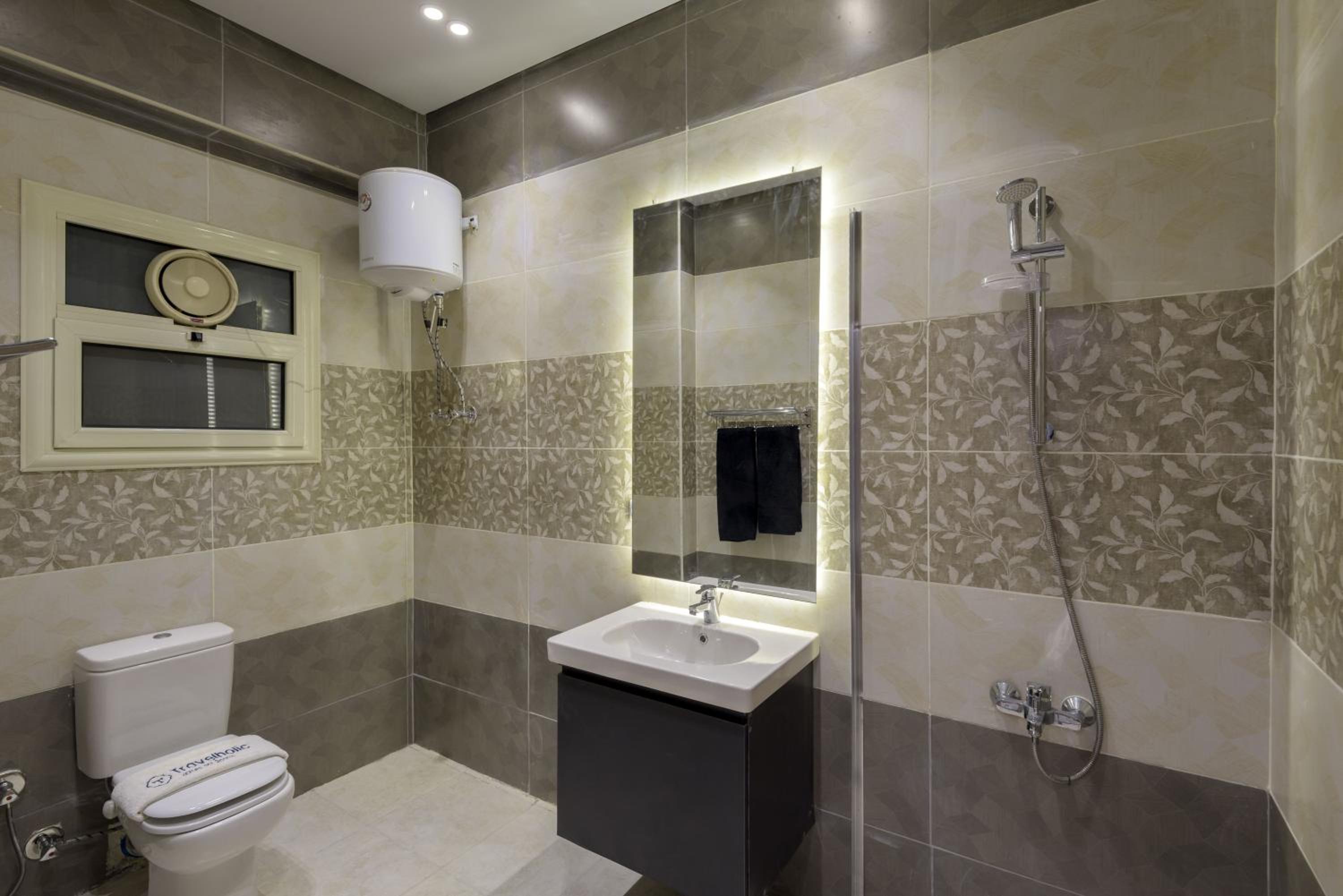 Travelholic 90 Residence