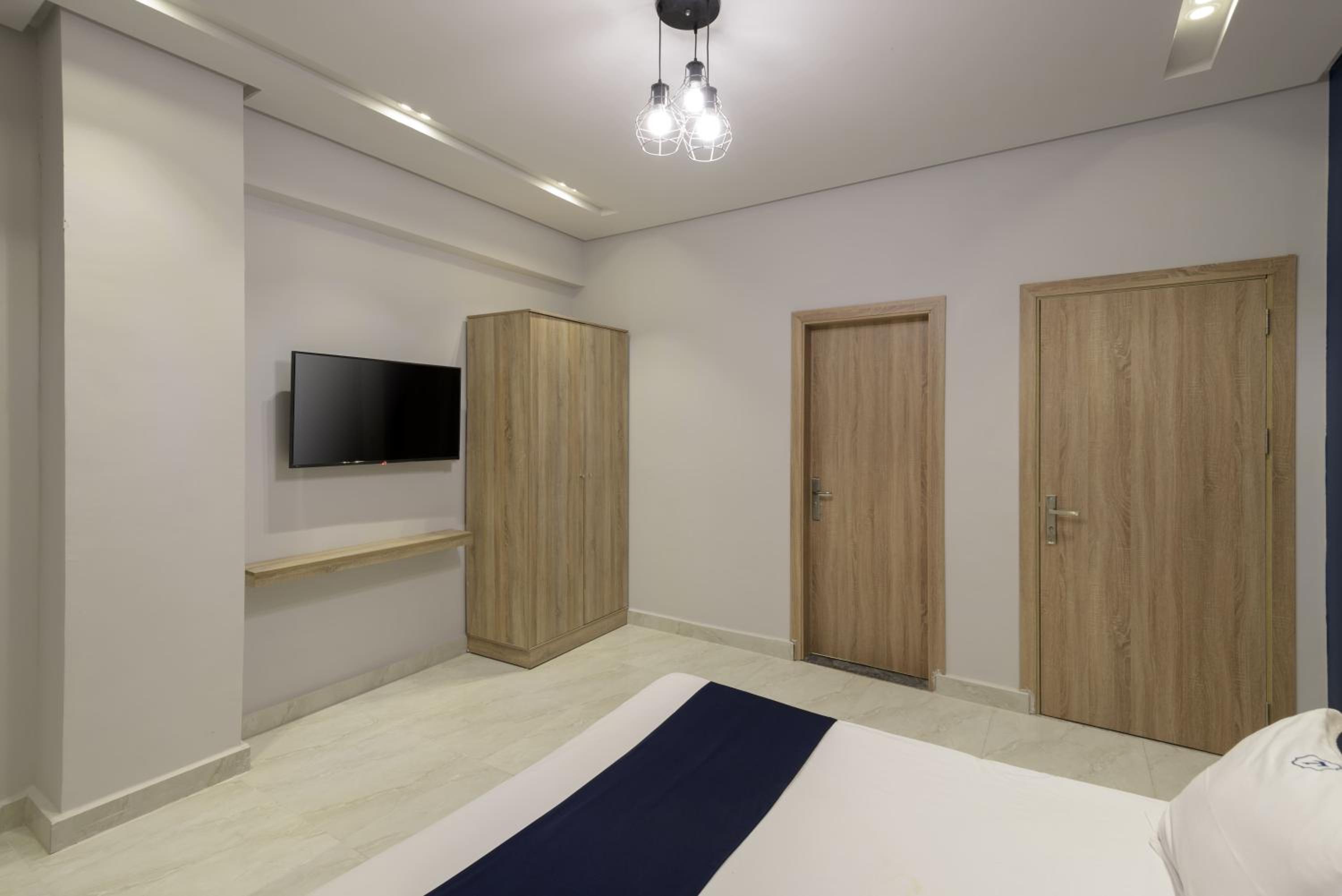 Travelholic 90 Residence