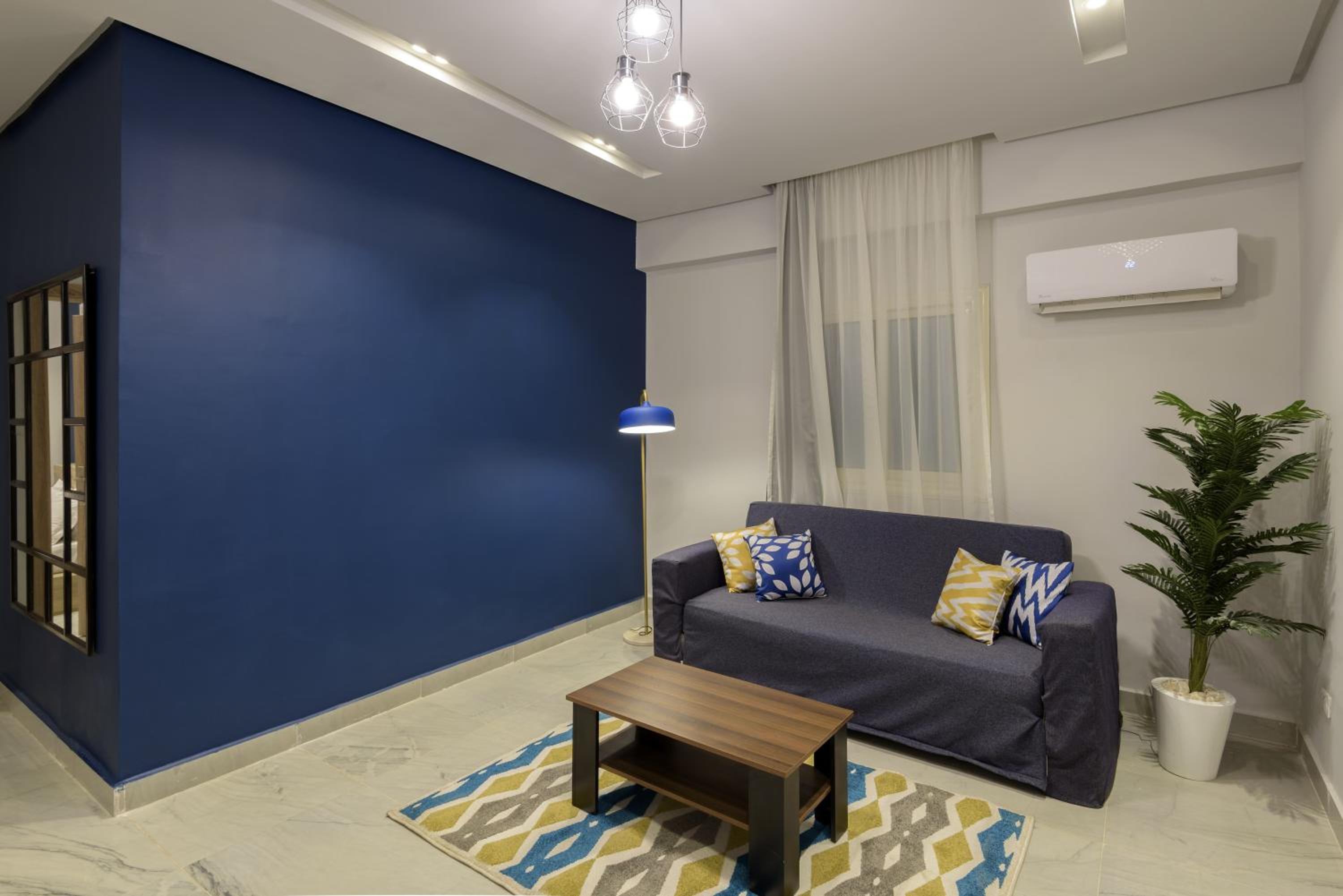 Travelholic 90 Residence