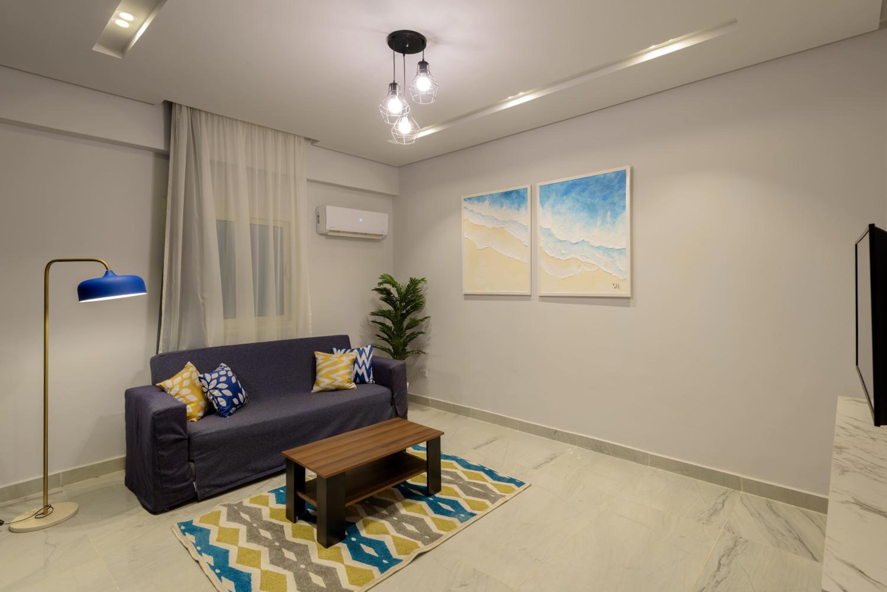 Travelholic 90 Residence