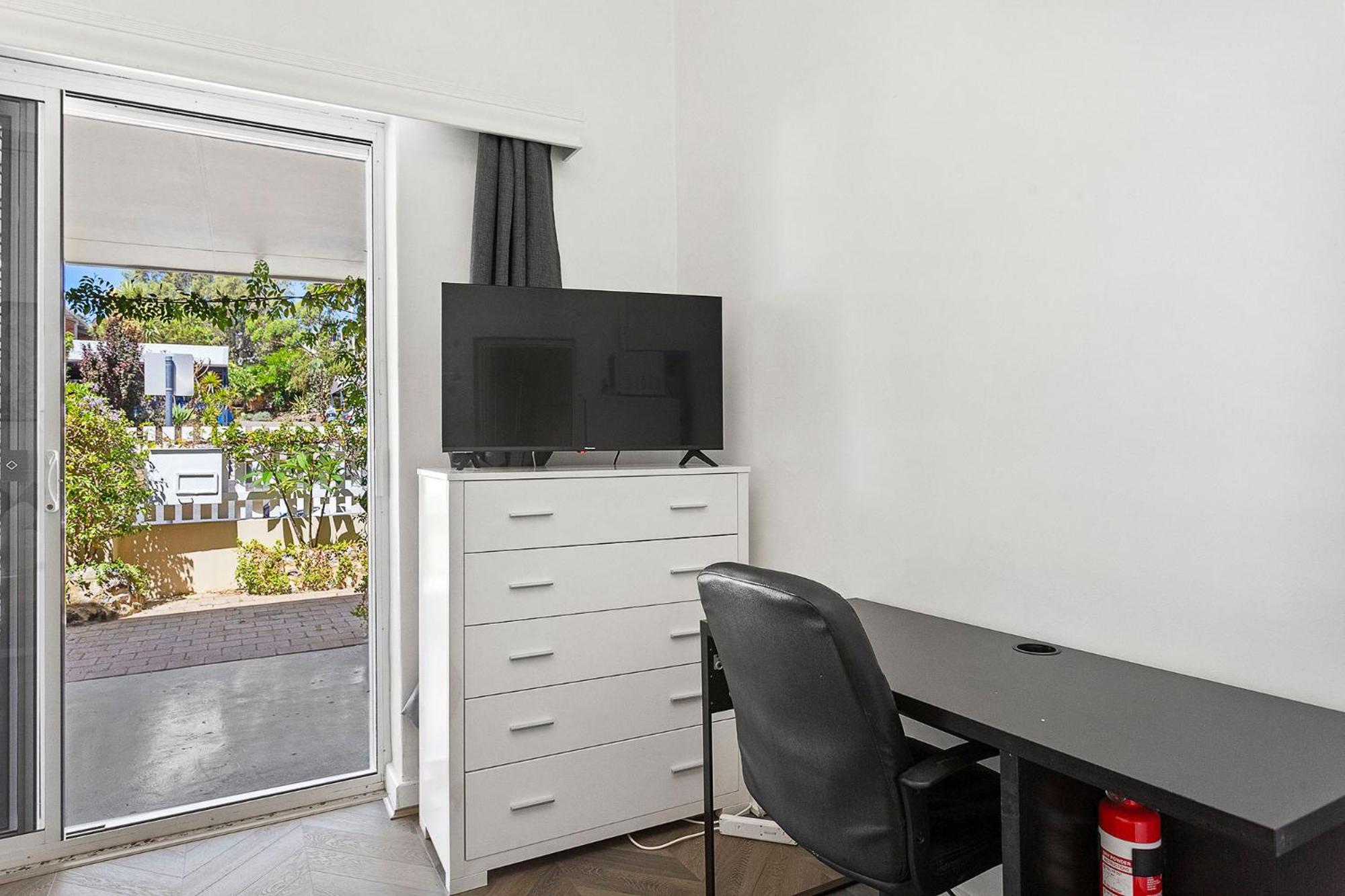 Walk to Freo Cozy Studio Stay