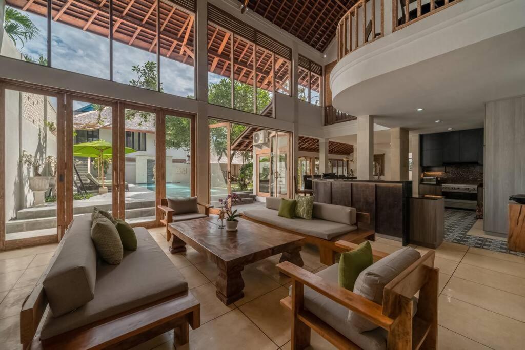 Balinese Luxury Amisha Villa: 4BR in Seminyak view 4